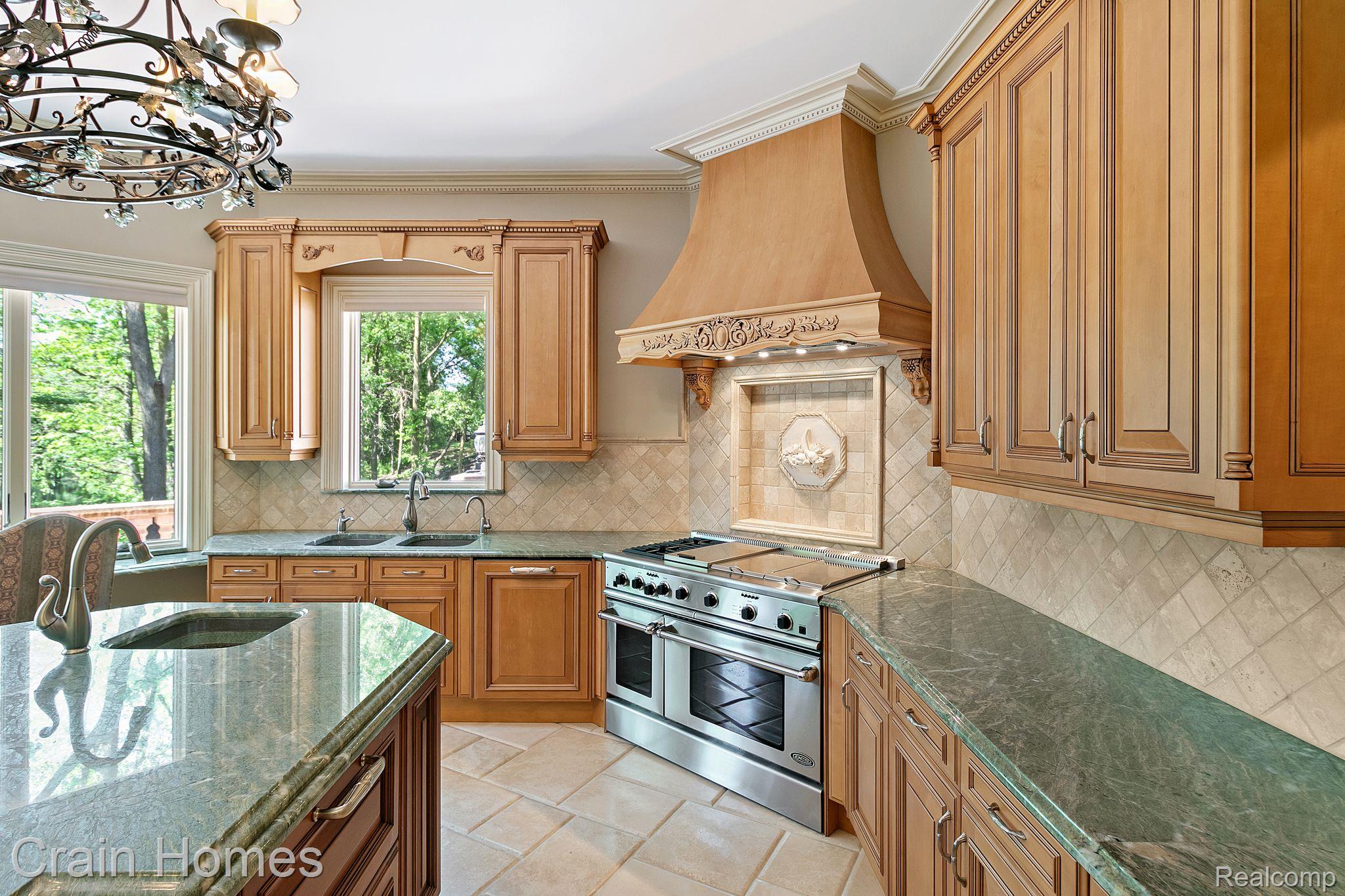 255 CAMELOT WAY