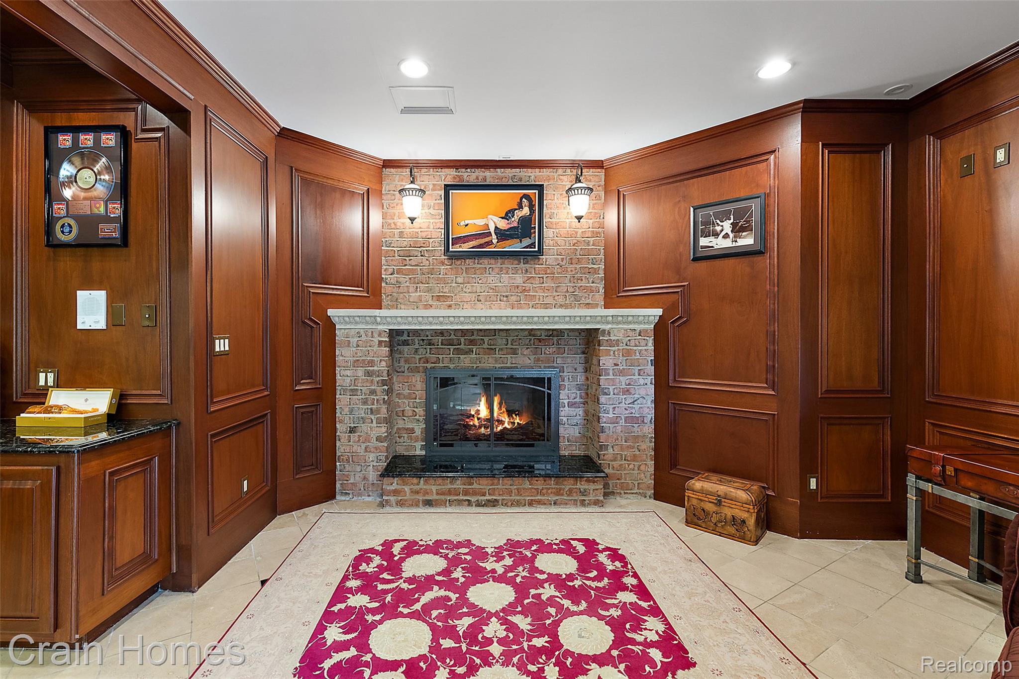 255 CAMELOT WAY