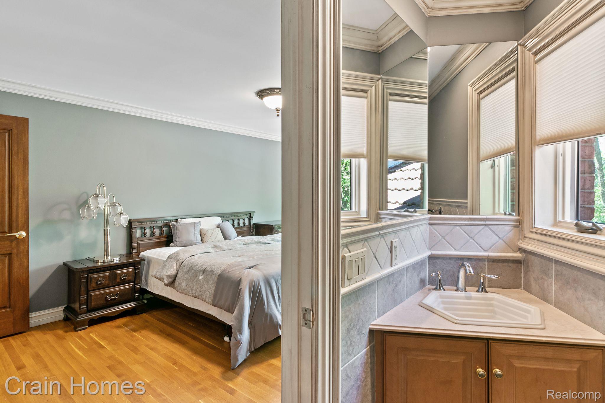 255 CAMELOT WAY