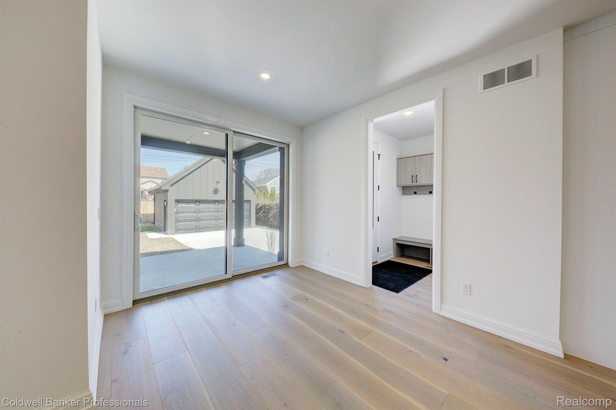 2663 DORCHESTER ROAD