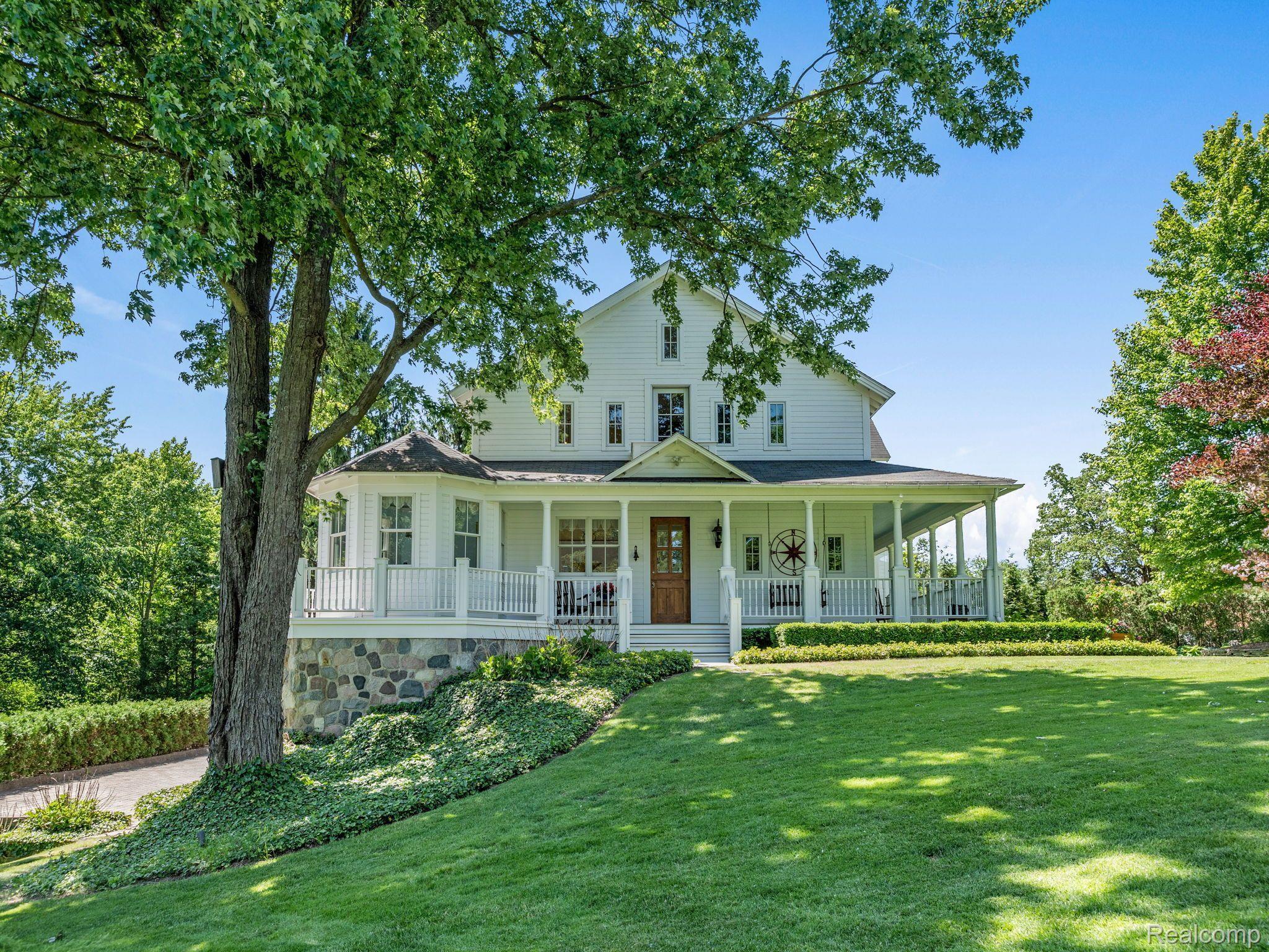 1502 OLD SALEM COURT