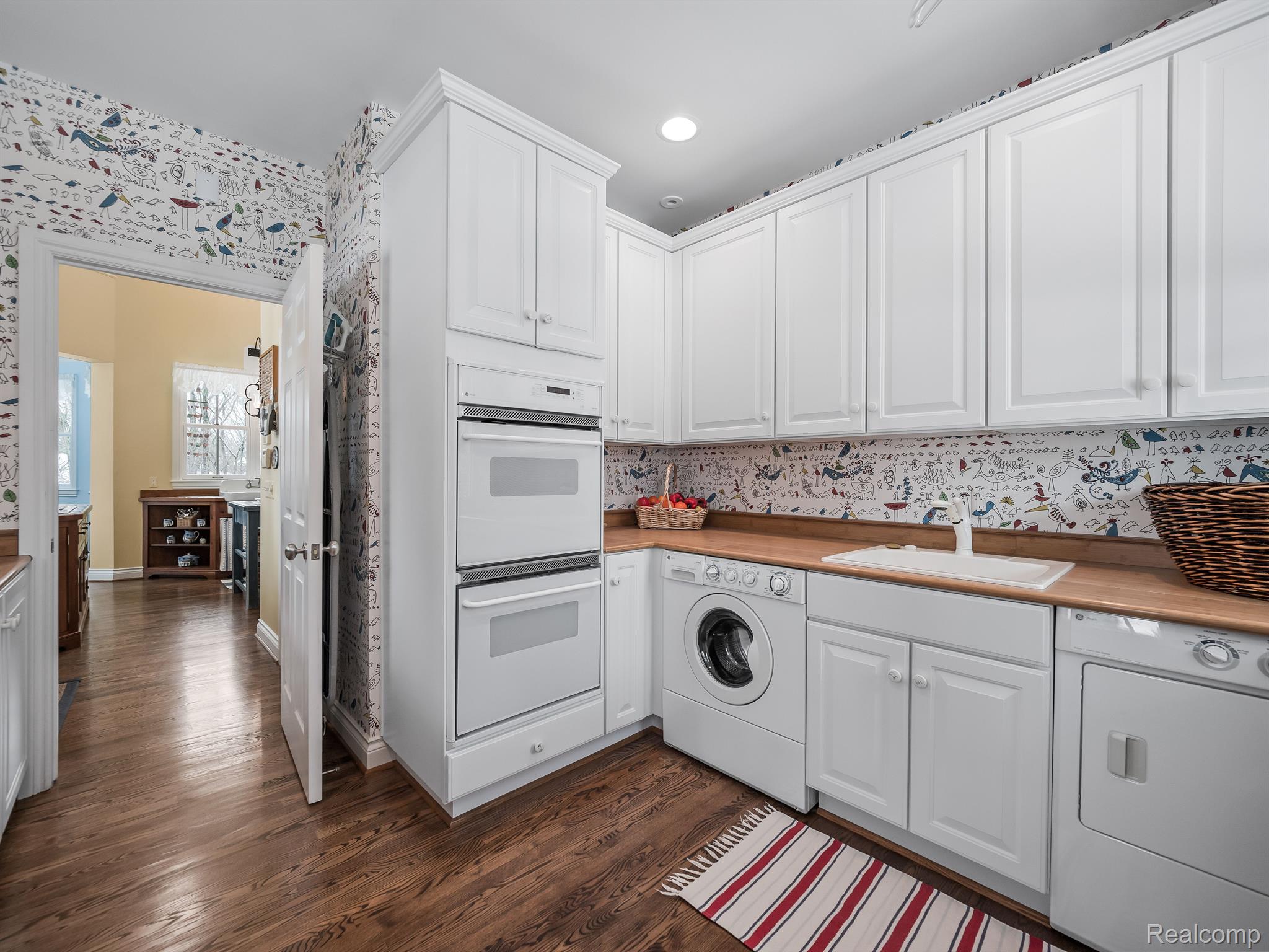 1502 OLD SALEM COURT