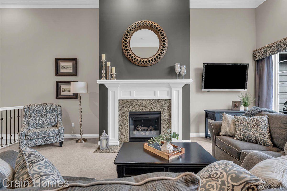 5808 KNOB HILL CIRCLE