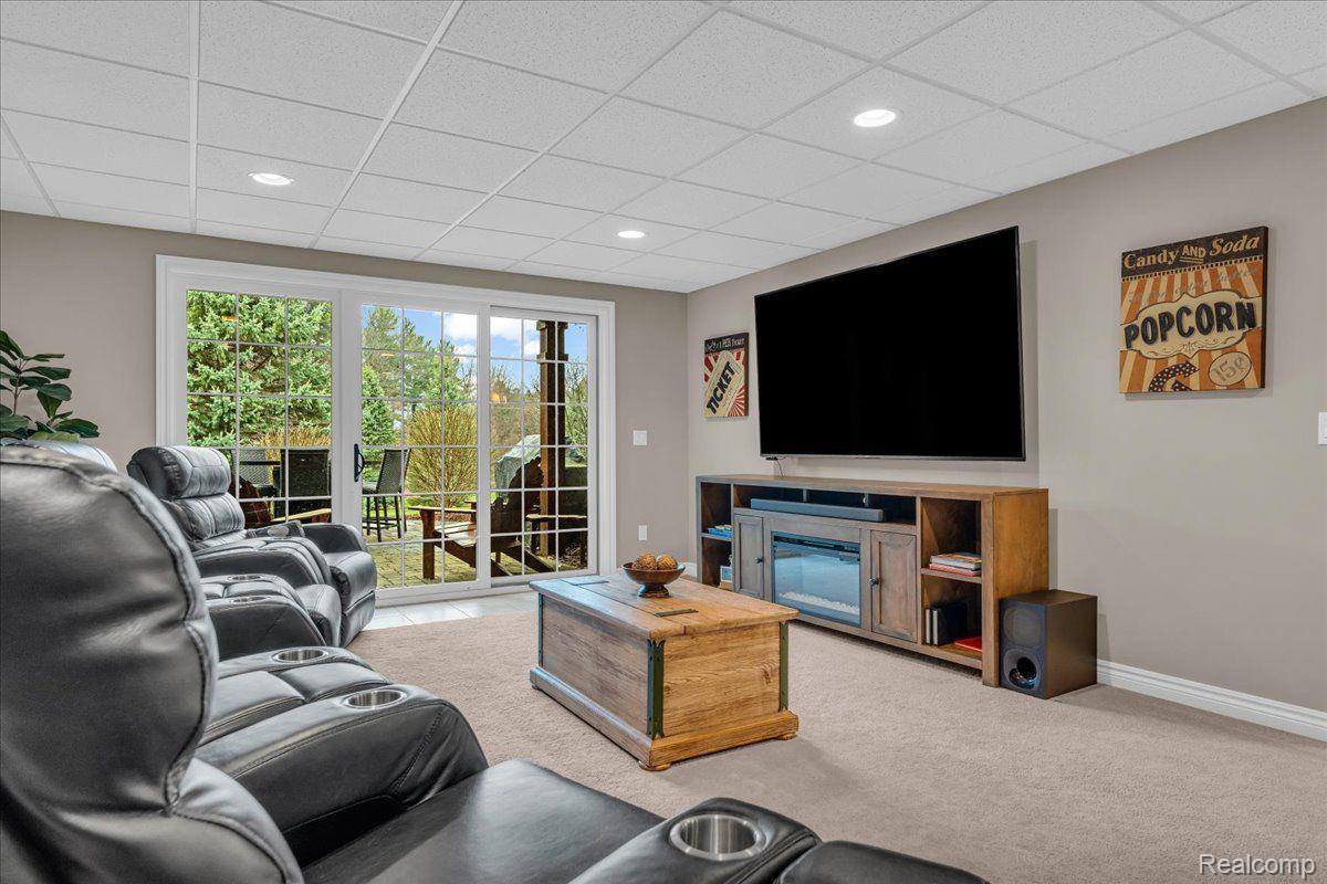 5808 KNOB HILL CIRCLE