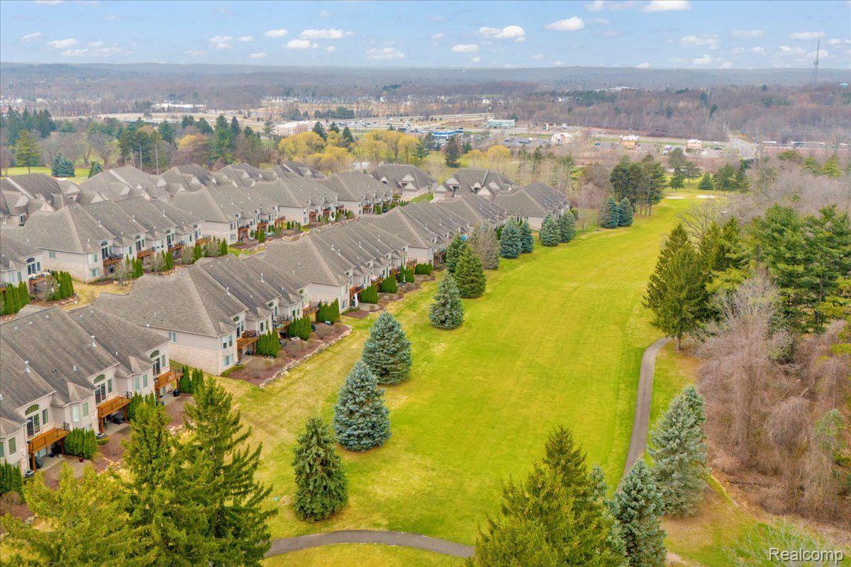 5808 KNOB HILL CIRCLE