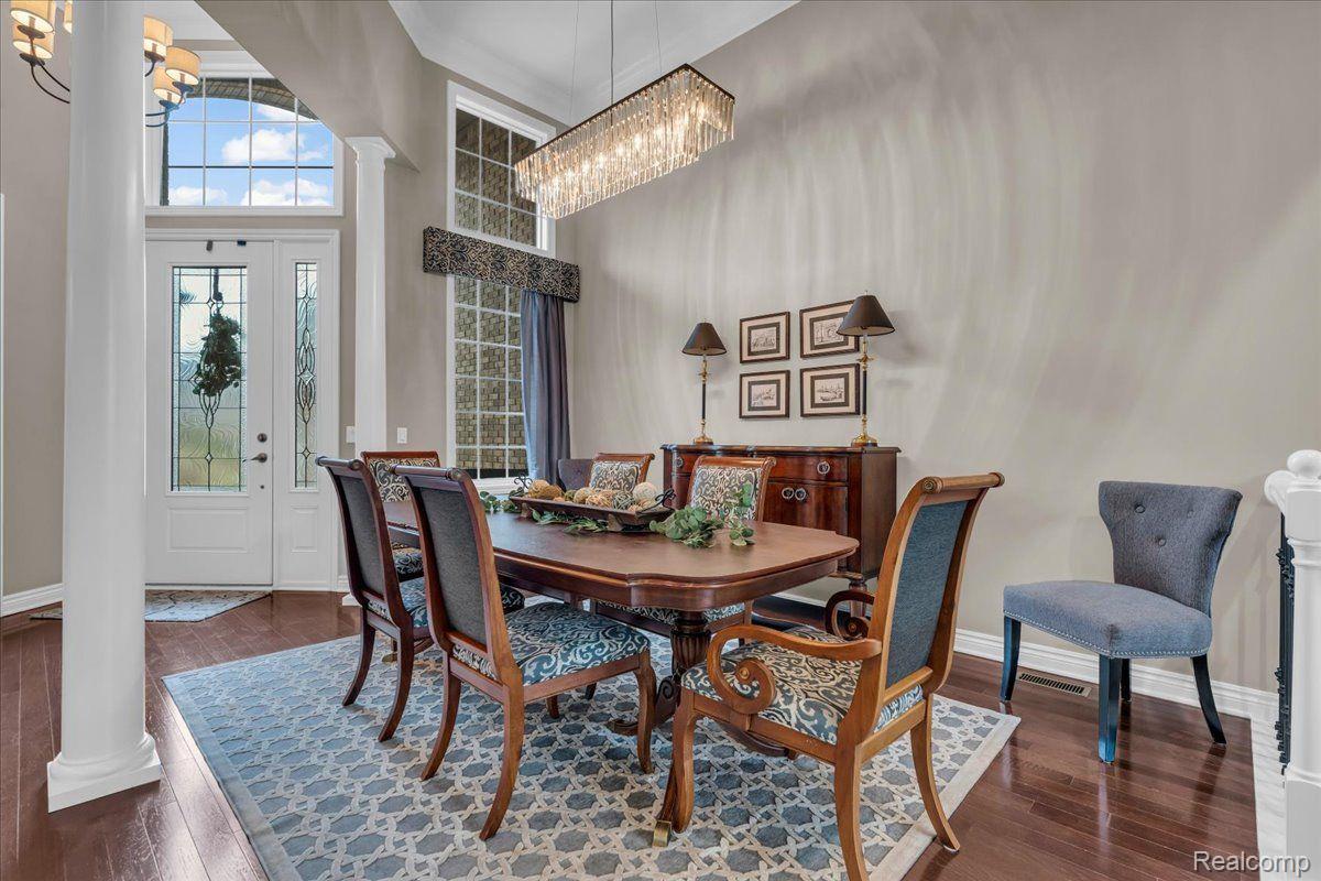 5808 KNOB HILL CIRCLE