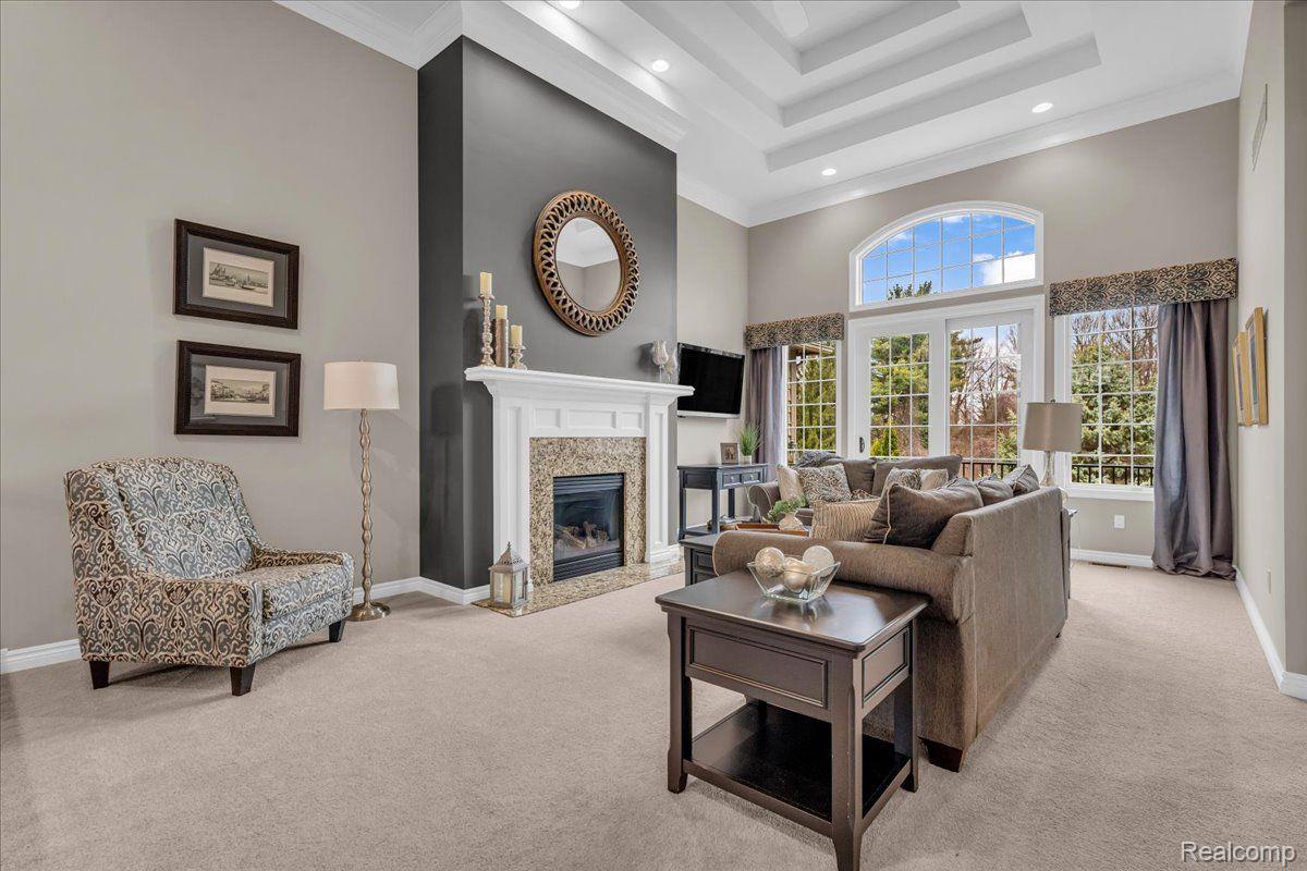 5808 KNOB HILL CIRCLE
