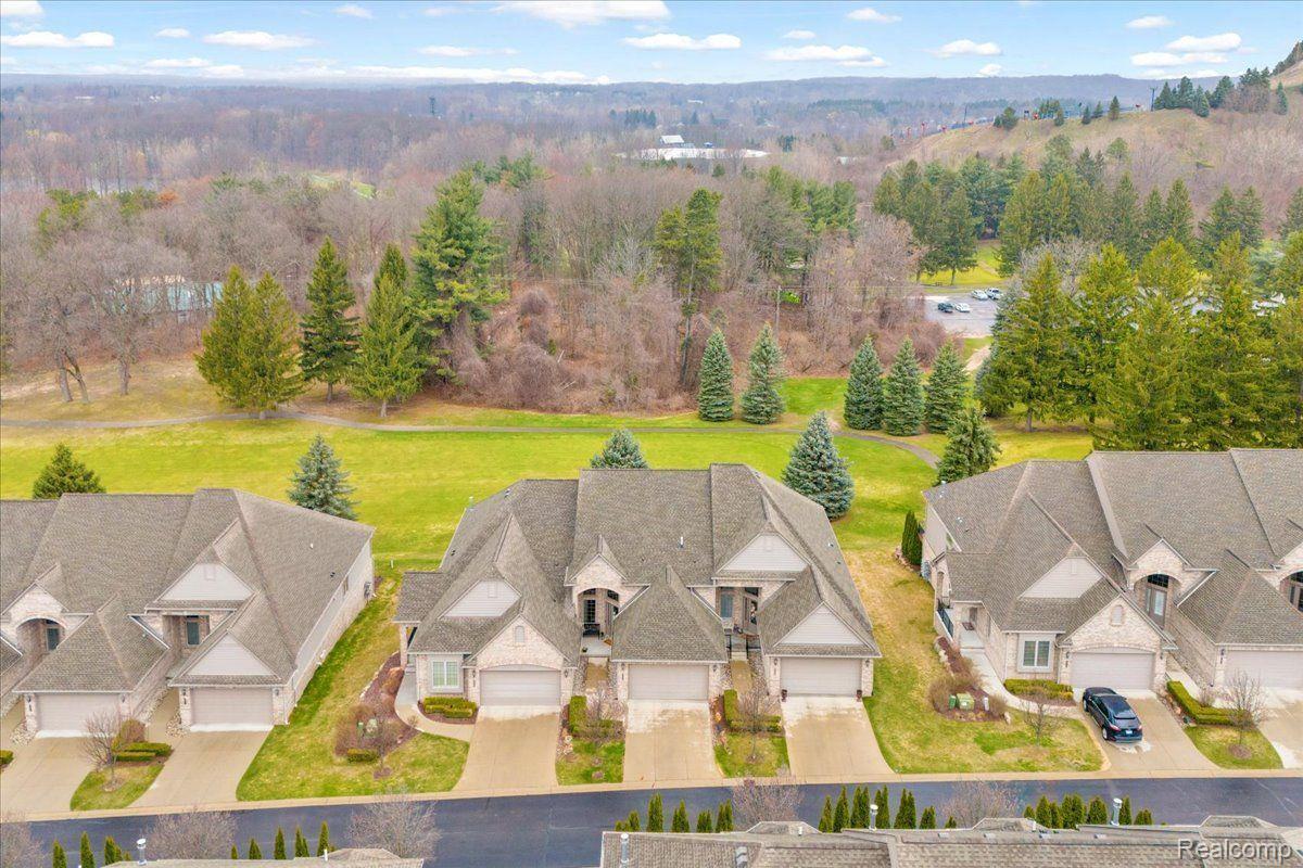 5808 KNOB HILL CIRCLE