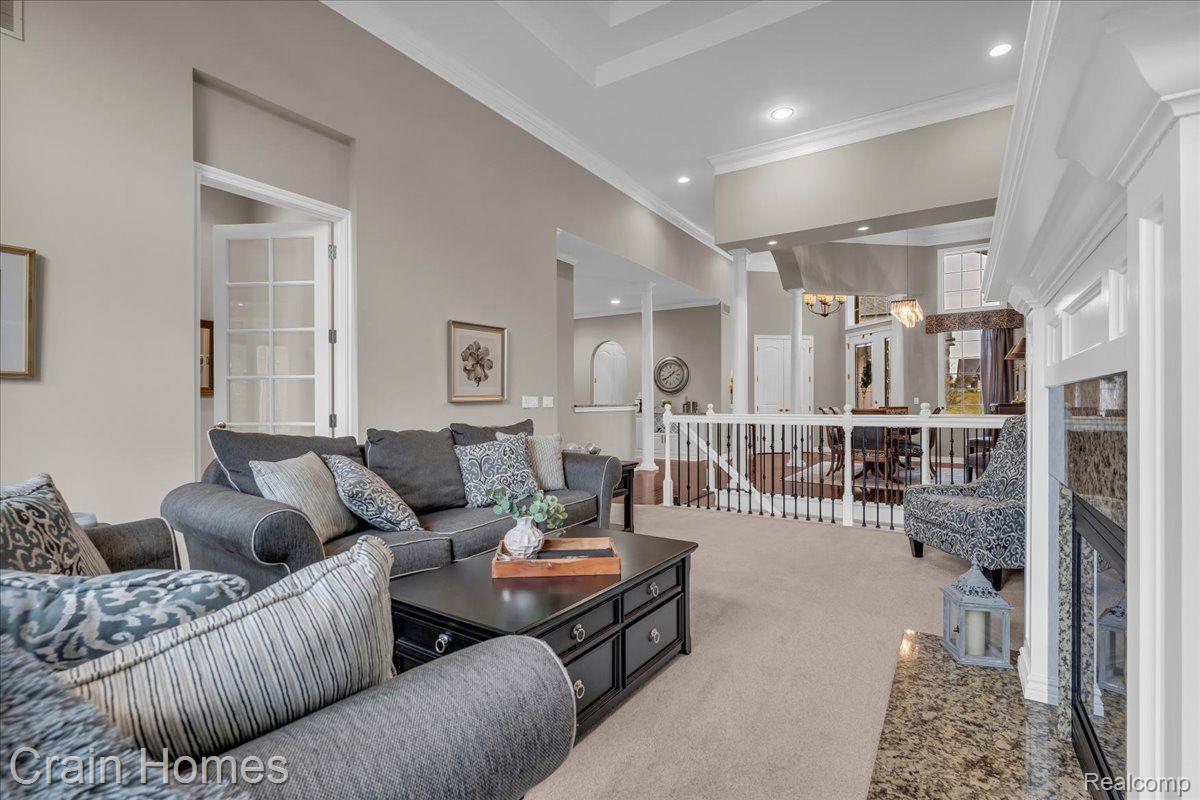 5808 KNOB HILL CIRCLE