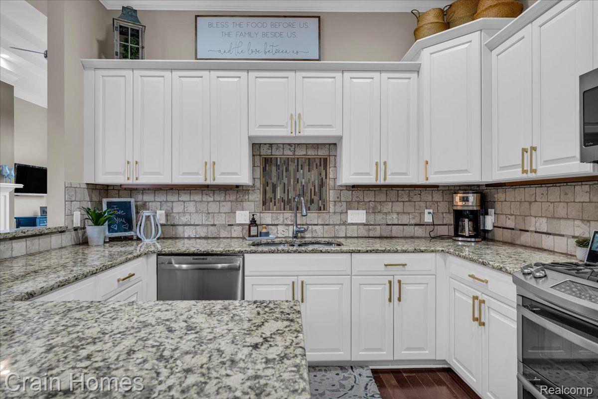 5808 KNOB HILL CIRCLE