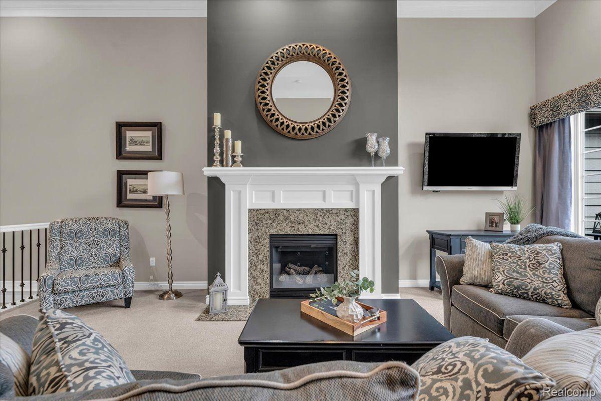 5808 KNOB HILL CIRCLE
