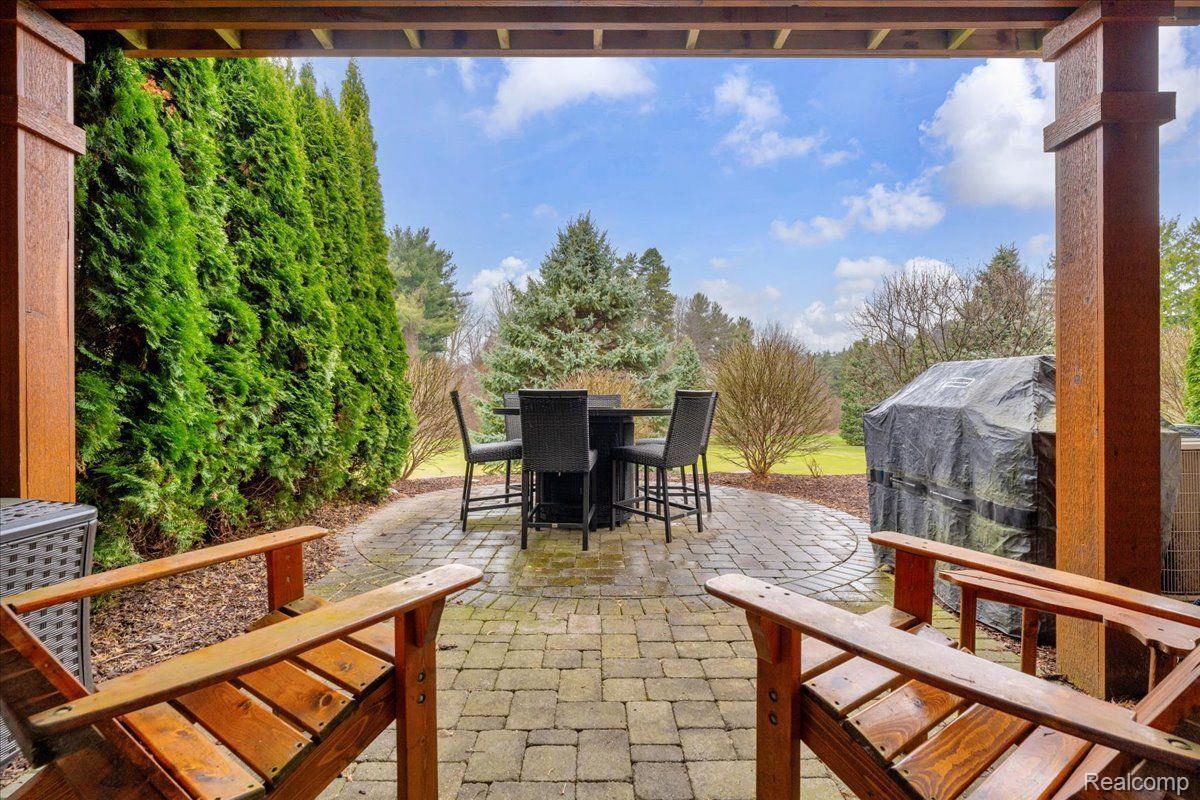 5808 KNOB HILL CIRCLE