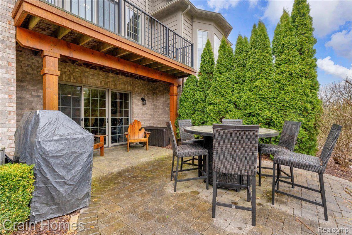 5808 KNOB HILL CIRCLE