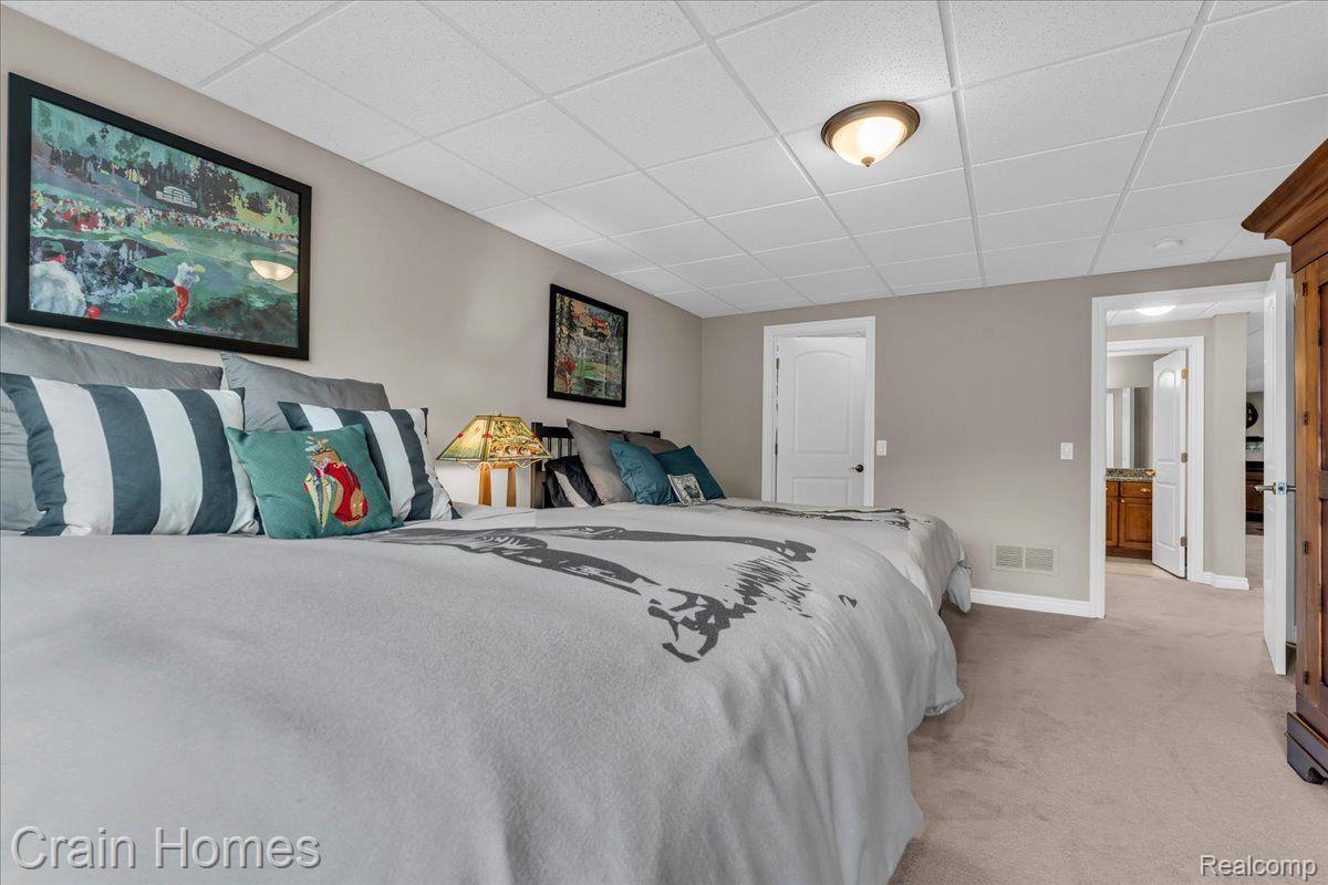 5808 KNOB HILL CIRCLE