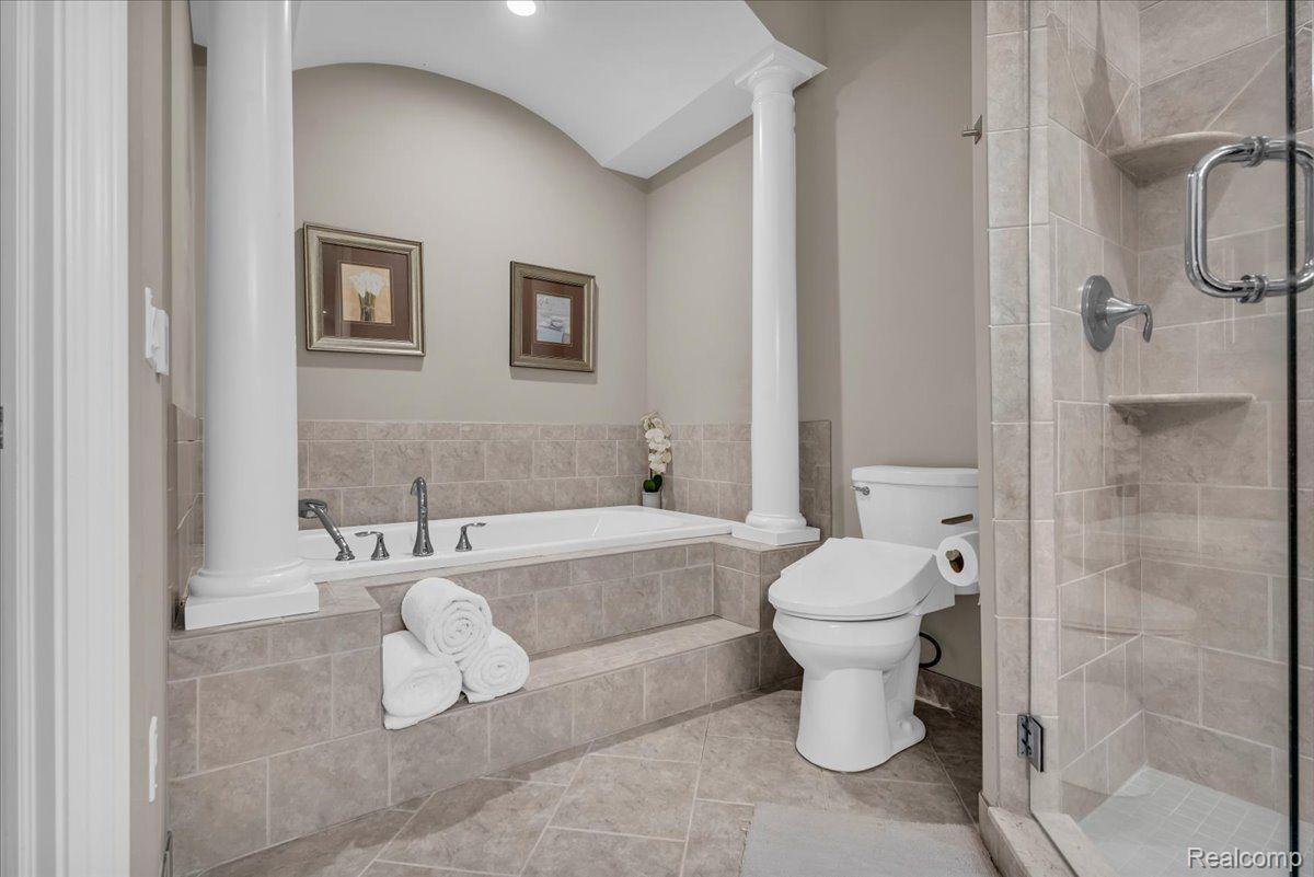5808 KNOB HILL CIRCLE