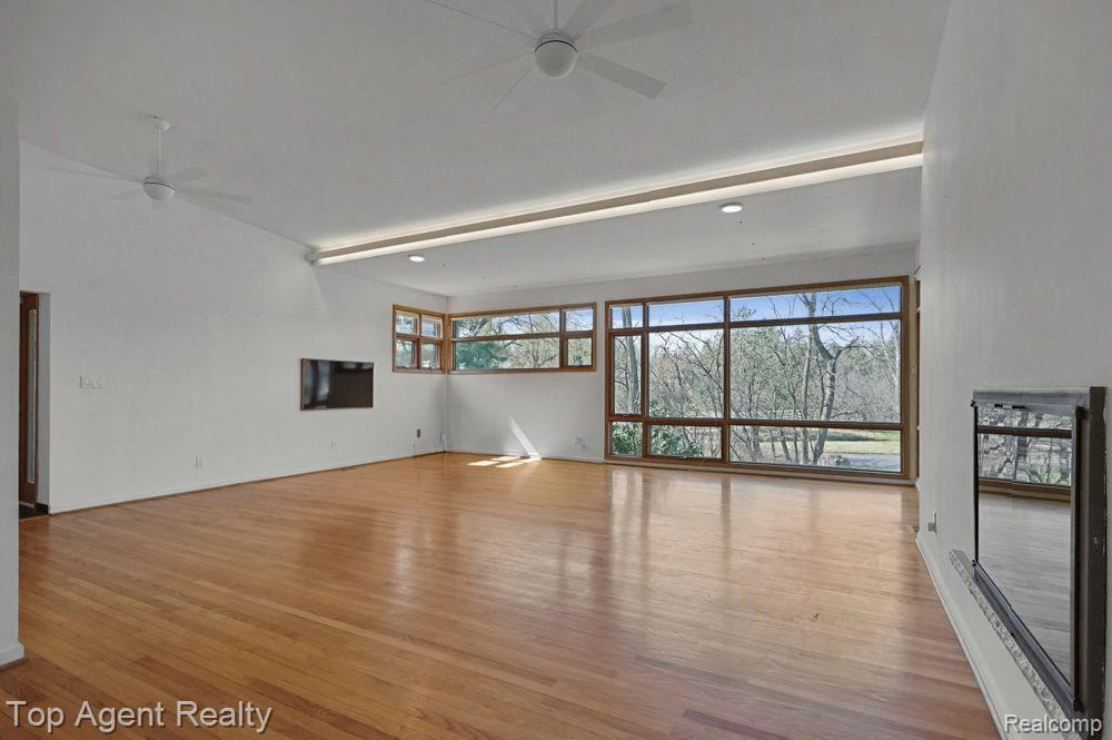 164 W HICKORY GROVE Road