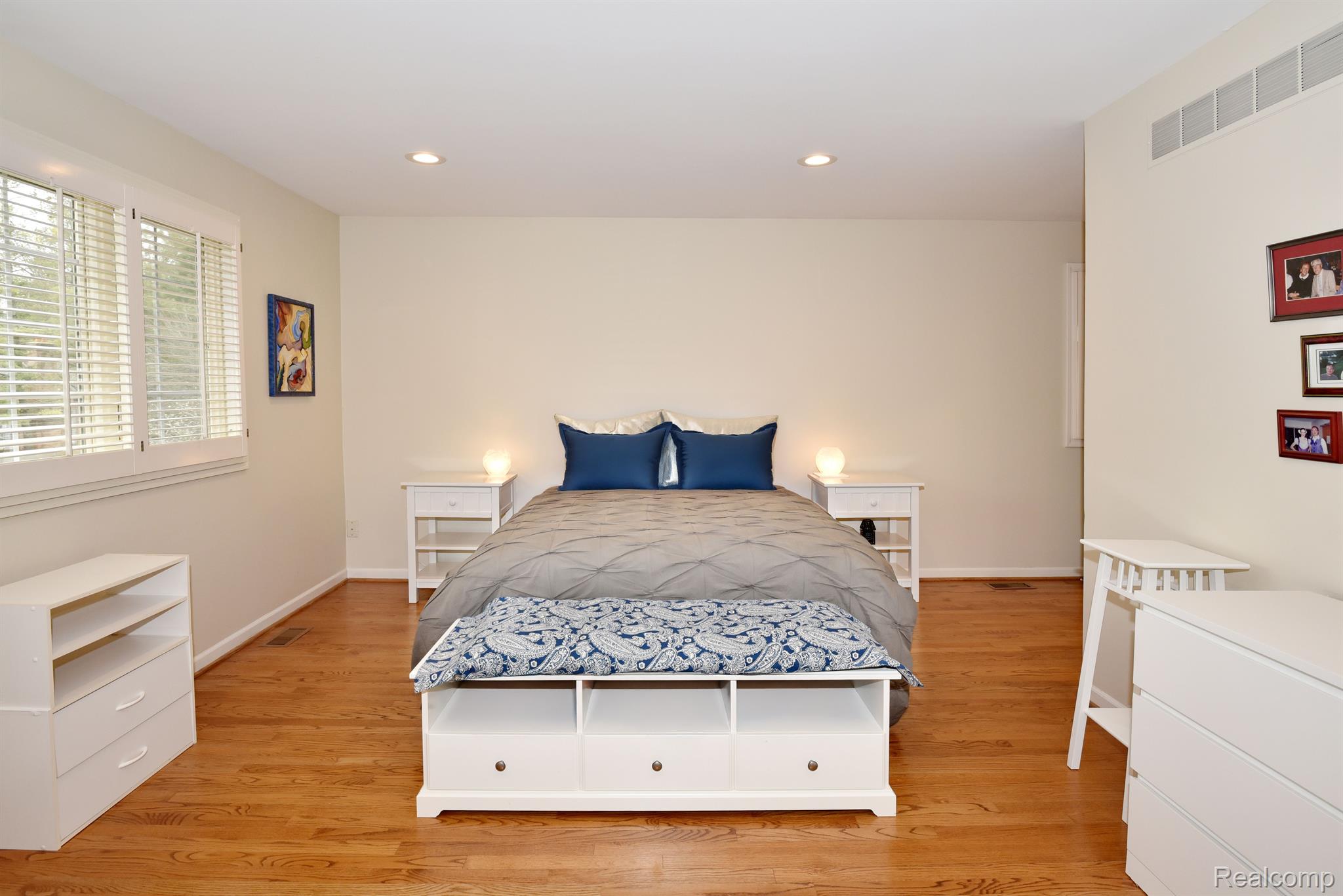 4074 CRANBROOK COURT