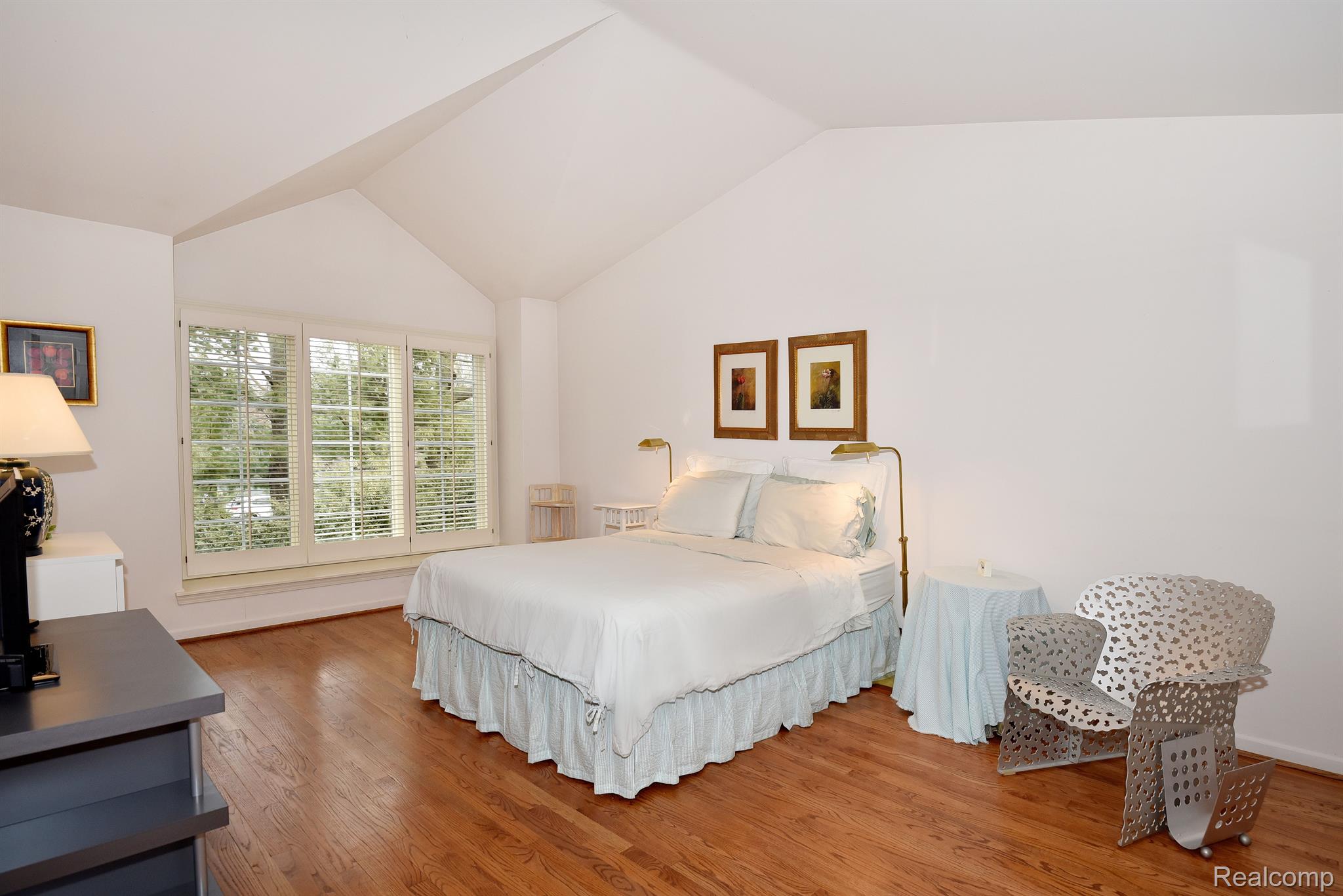 4074 CRANBROOK COURT