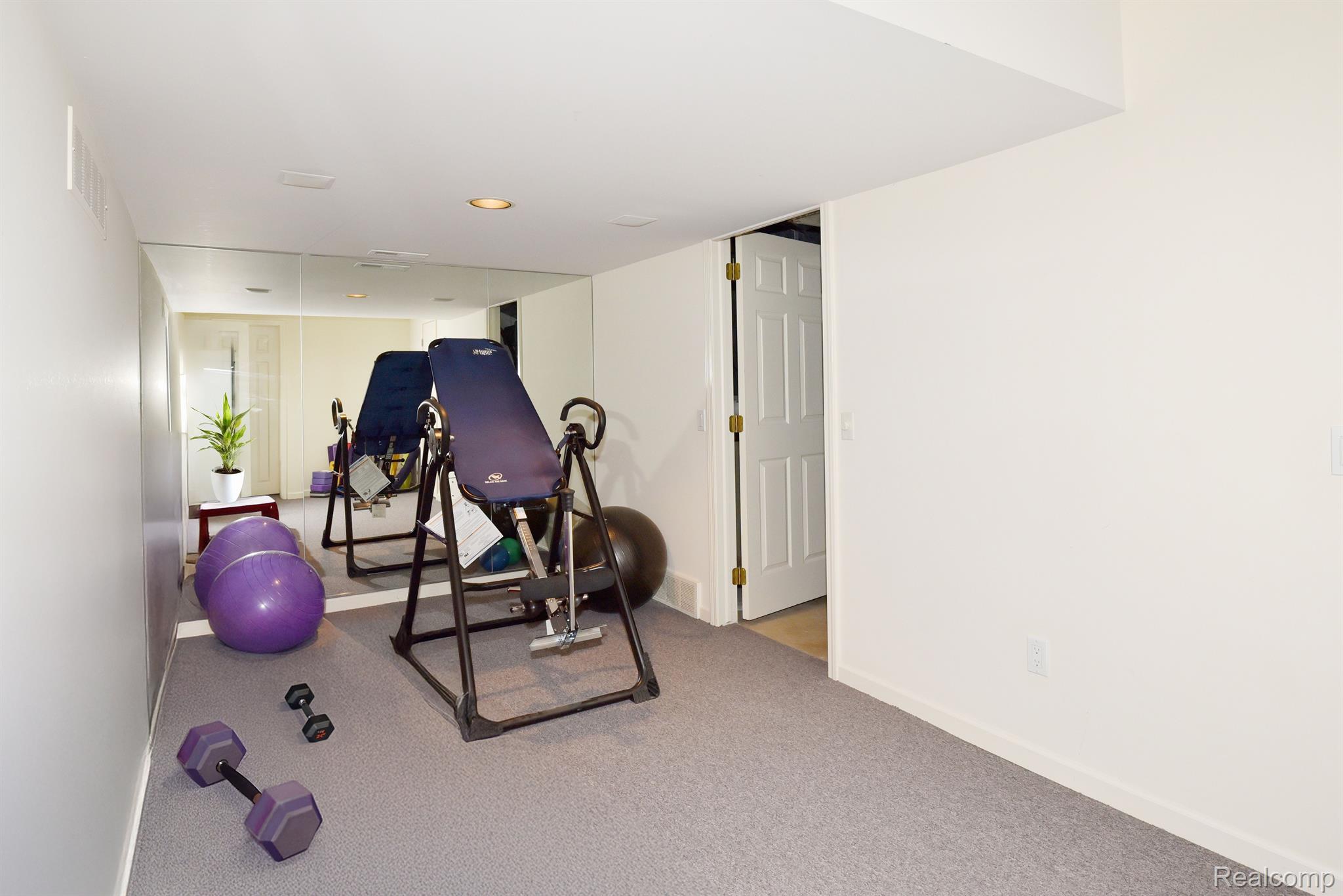 4074 CRANBROOK COURT