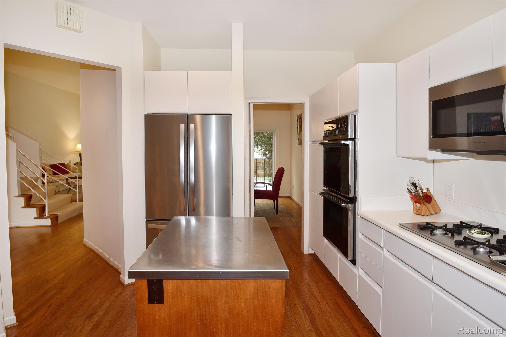 4074 CRANBROOK COURT