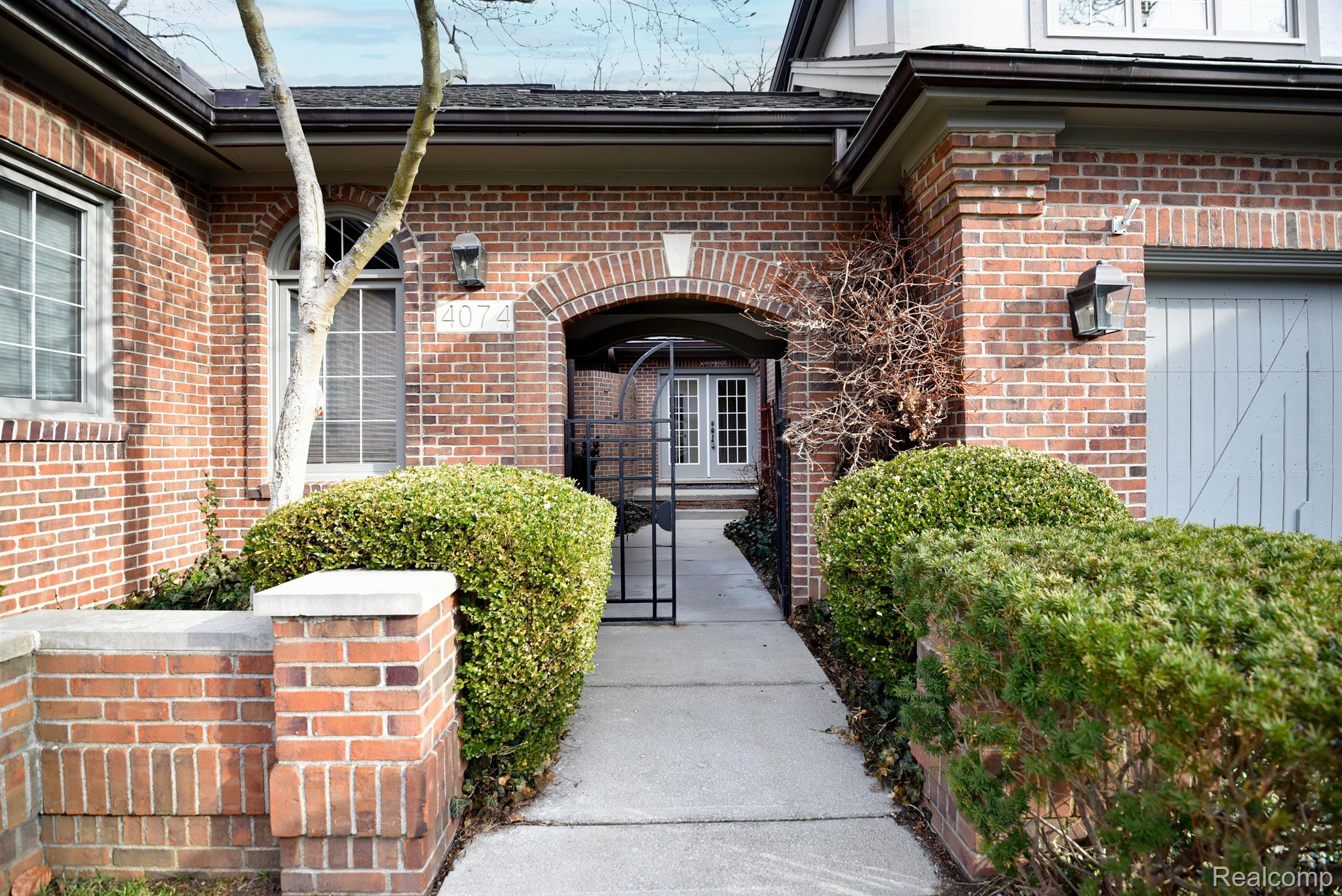 4074 CRANBROOK COURT