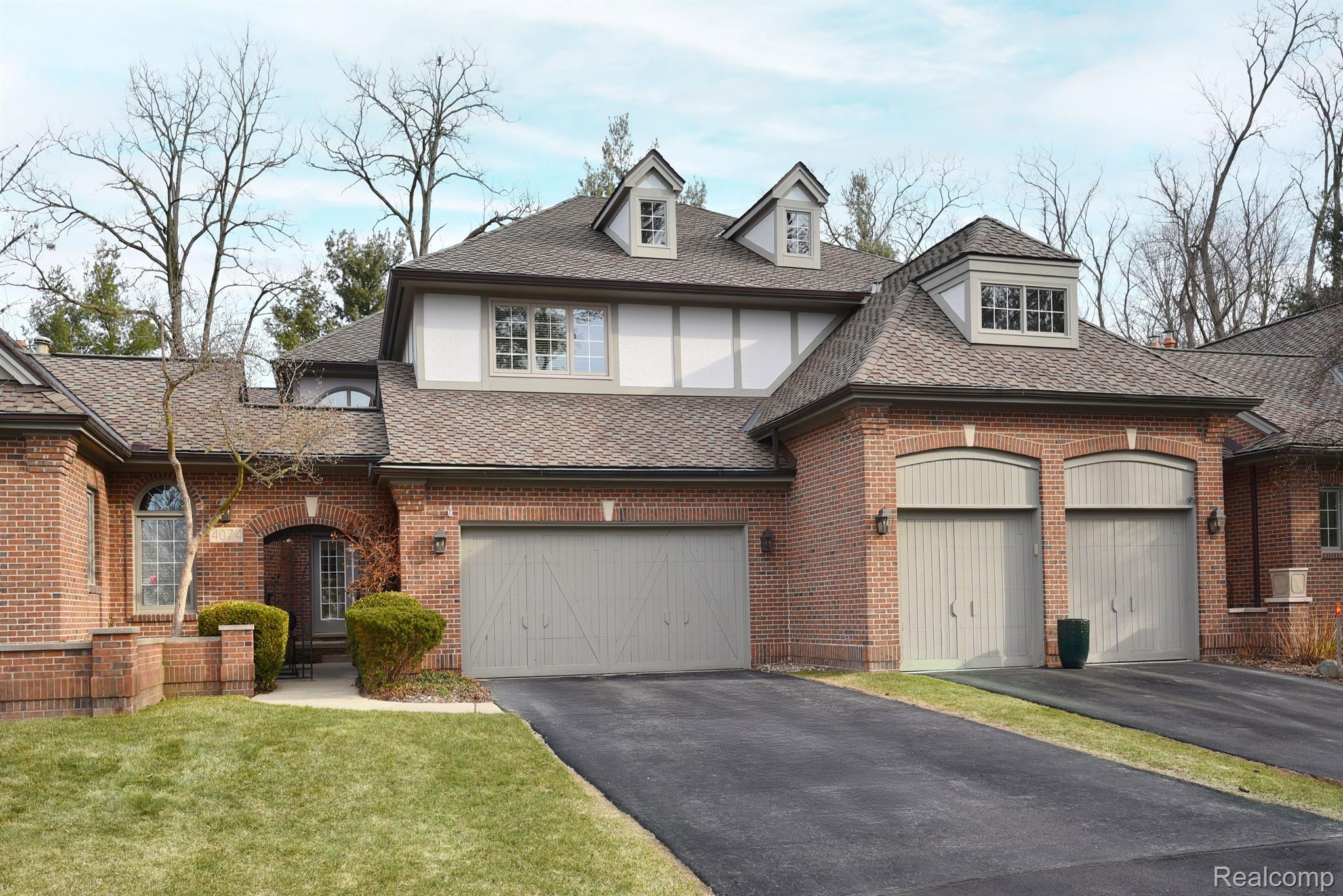 4074 CRANBROOK COURT