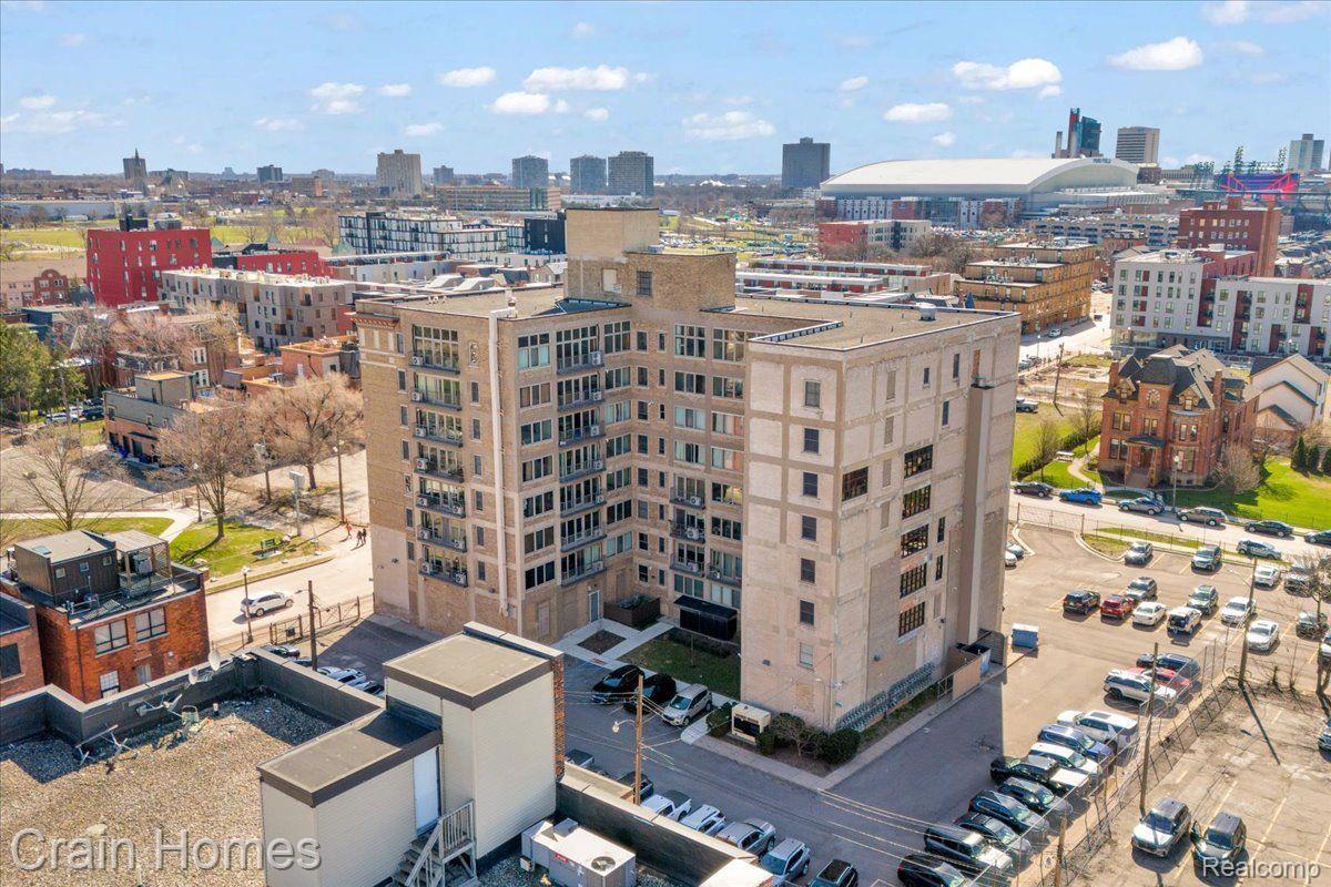 2915 JOHN R STREET 407