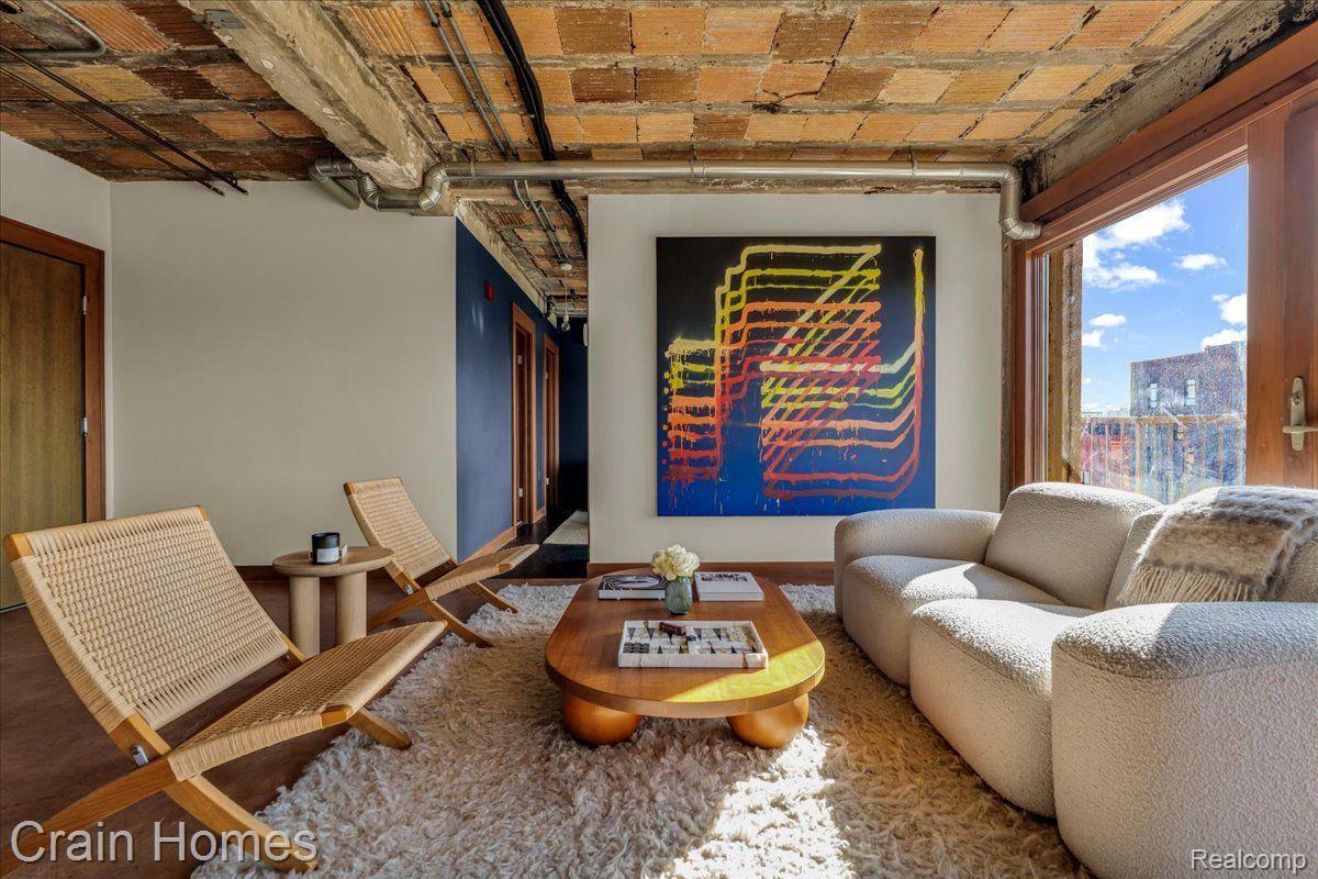 2915 JOHN R STREET 407