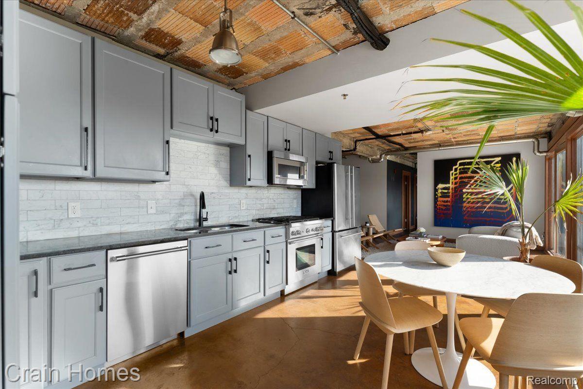 2915 JOHN R STREET 407