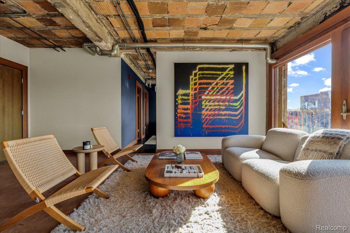 2915 JOHN R STREET 407