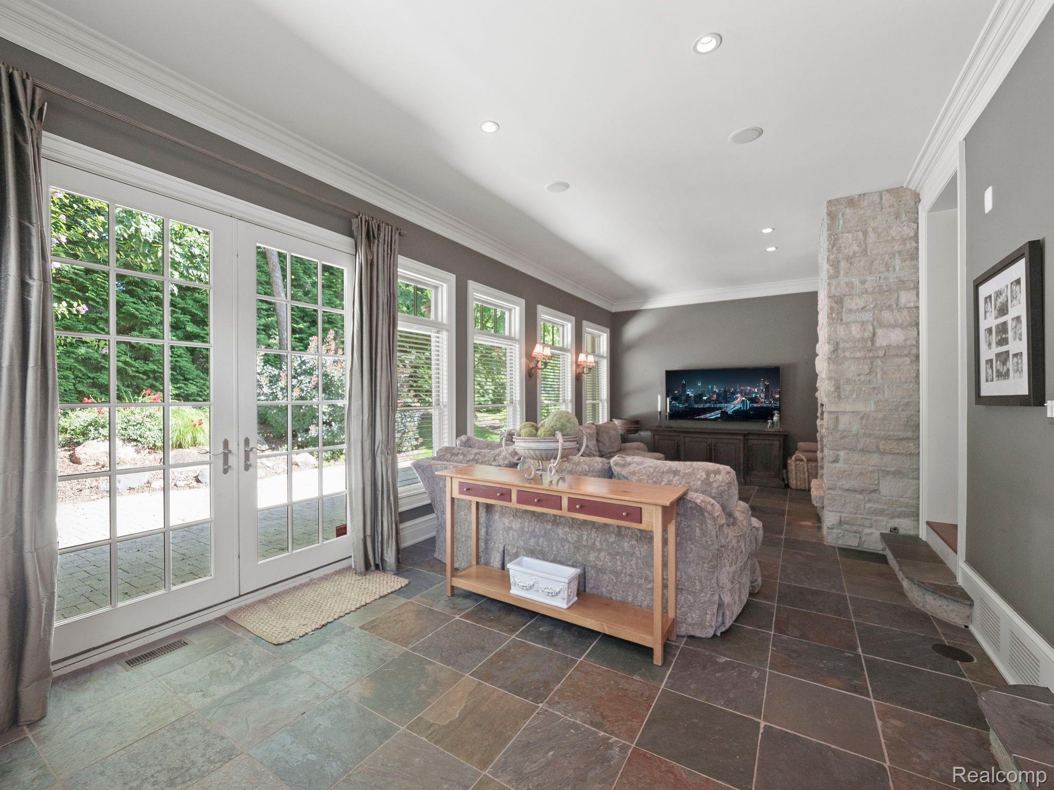 3418 WESTCHESTER ROAD