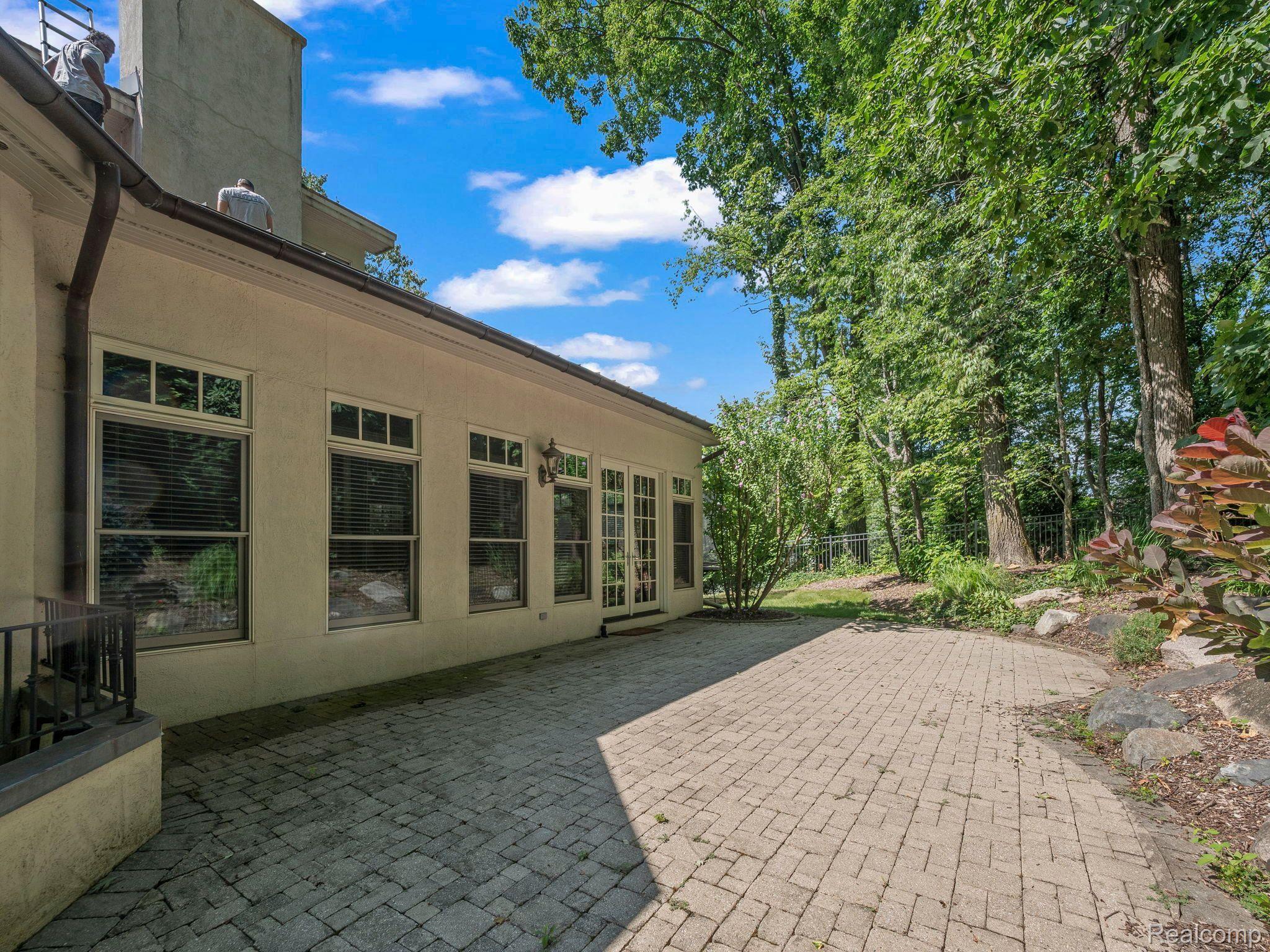 3418 WESTCHESTER ROAD