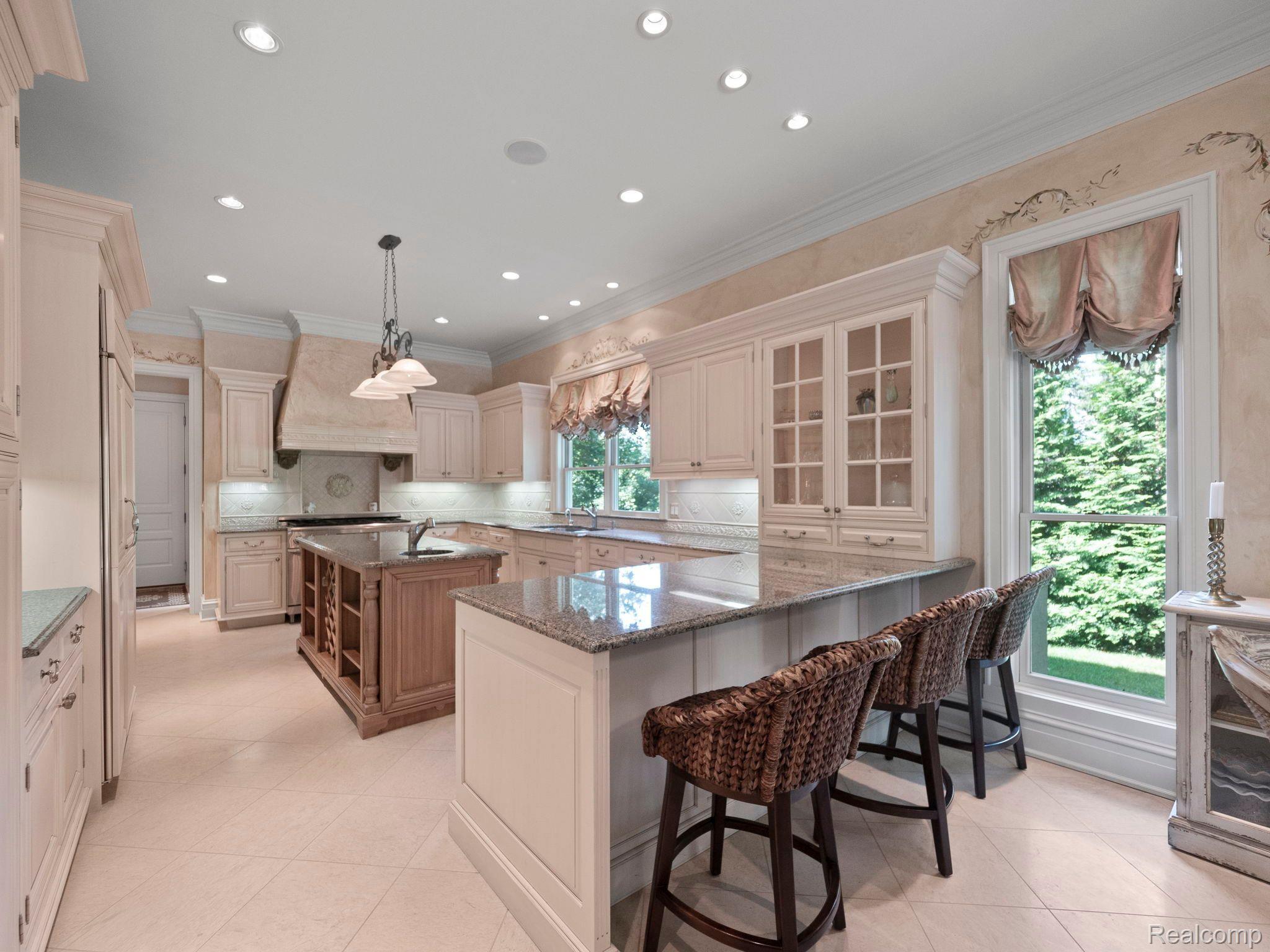 3418 WESTCHESTER ROAD