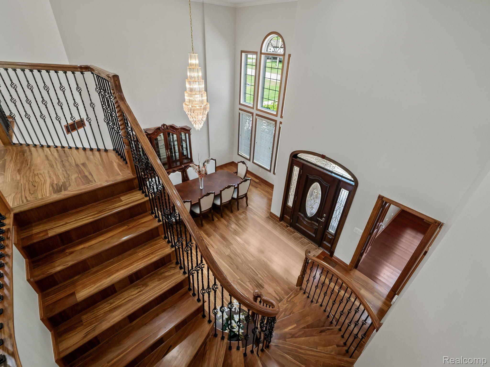 1334 LARAYNE DRIVE