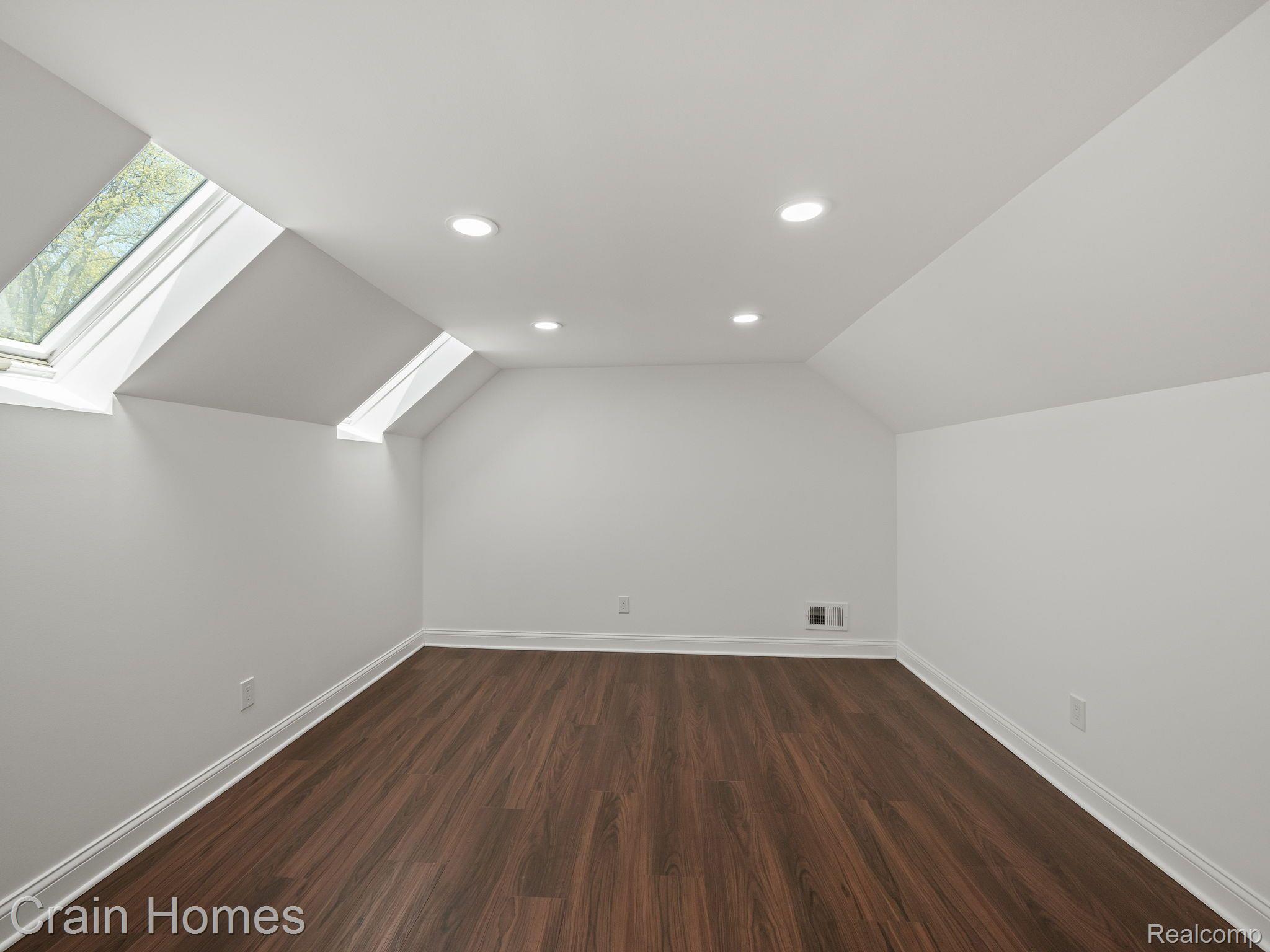 1334 LARAYNE DRIVE