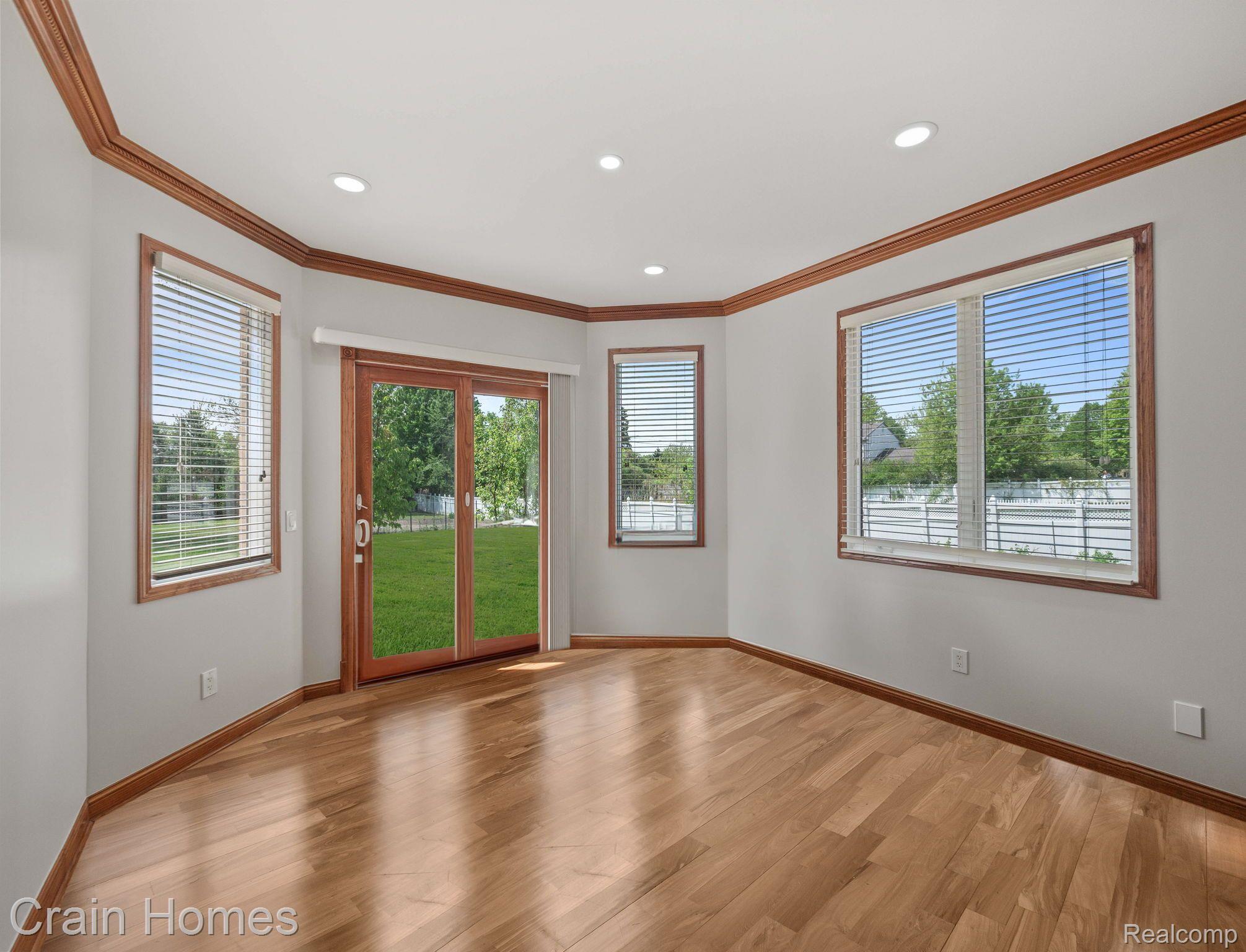 1334 LARAYNE DRIVE