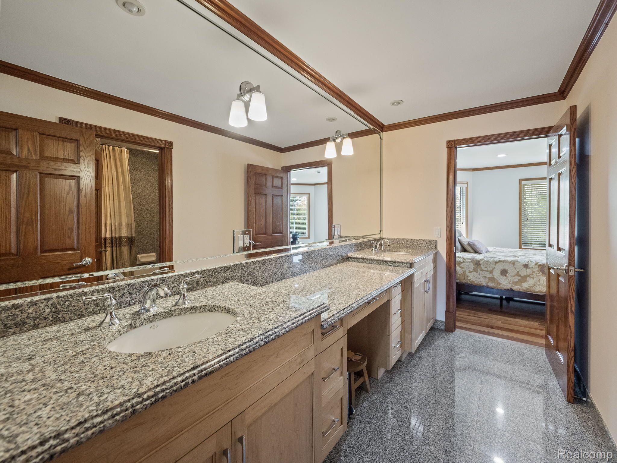 1334 LARAYNE DRIVE