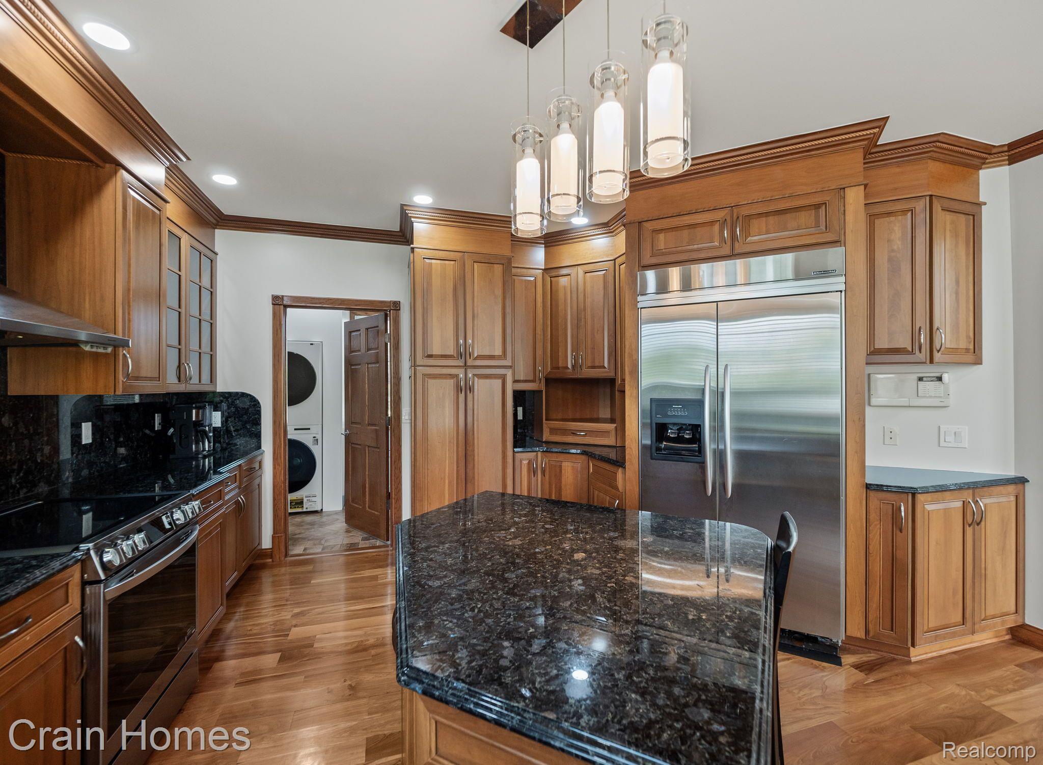 1334 LARAYNE DRIVE