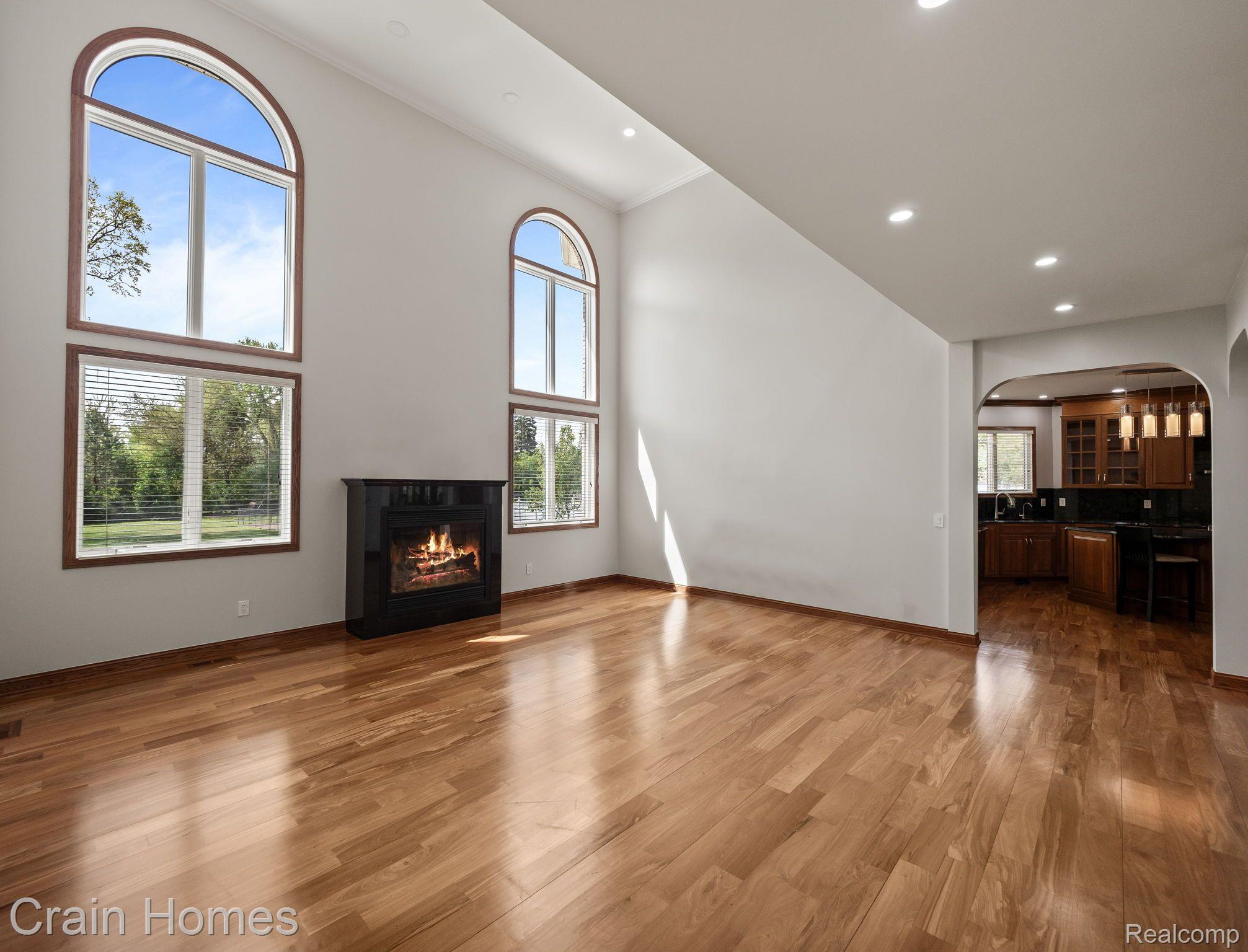 1334 LARAYNE DRIVE