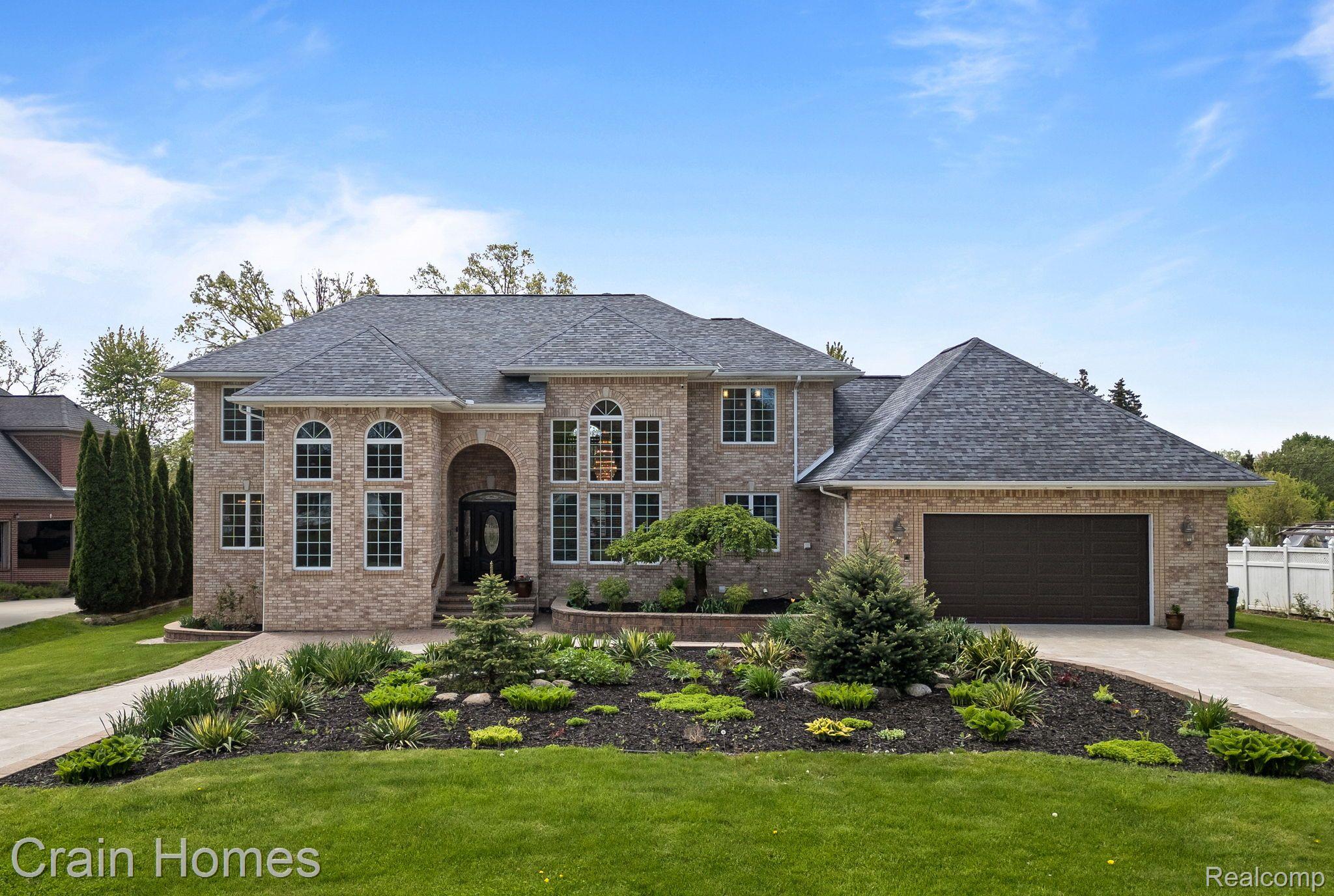 1334 LARAYNE DRIVE
