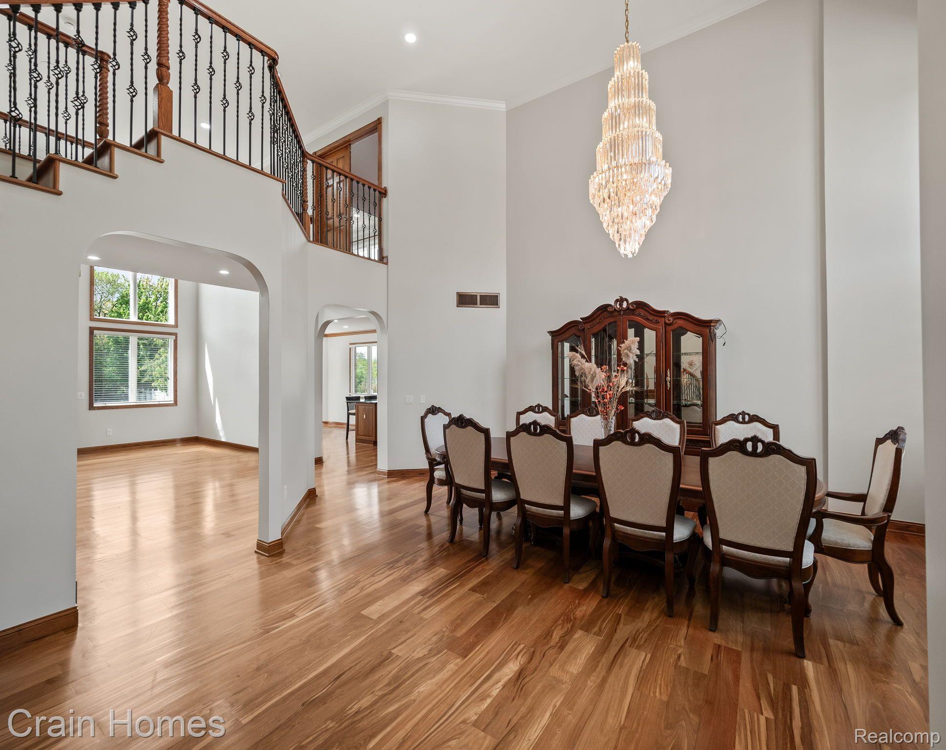 1334 LARAYNE DRIVE