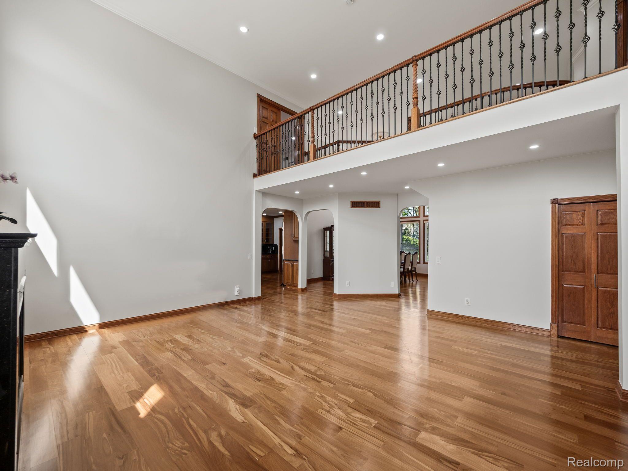 1334 LARAYNE DRIVE