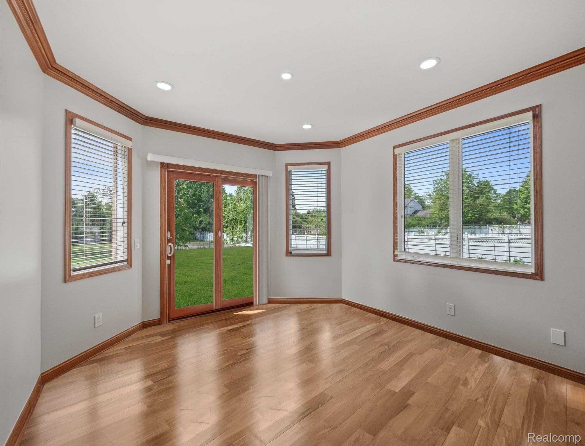 1334 LARAYNE DRIVE