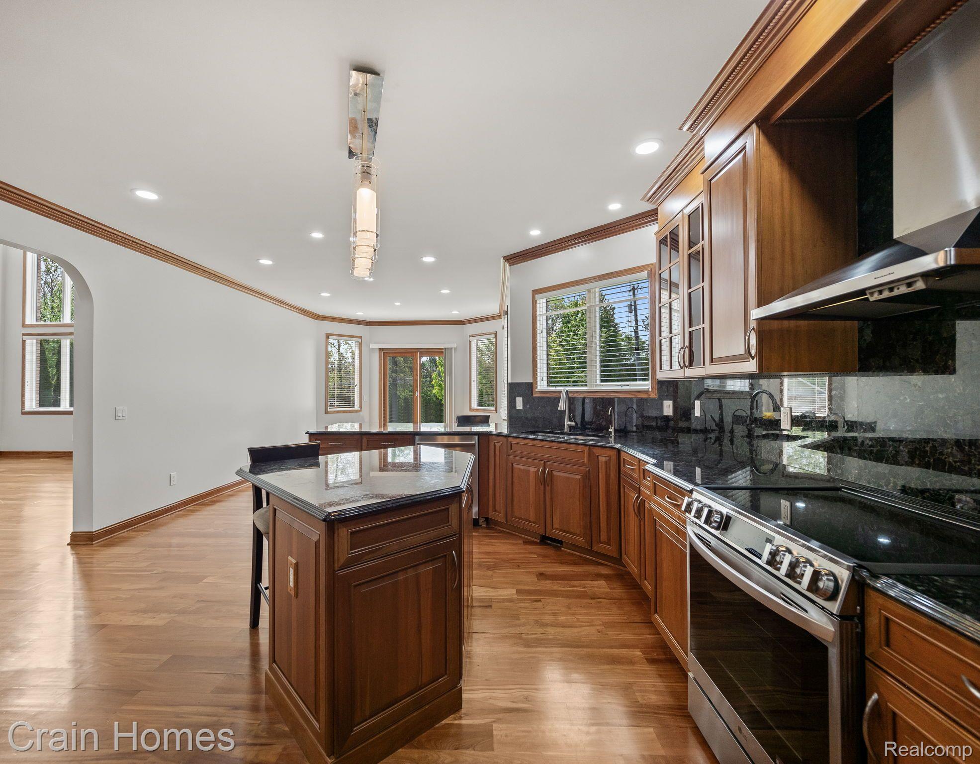 1334 LARAYNE DRIVE