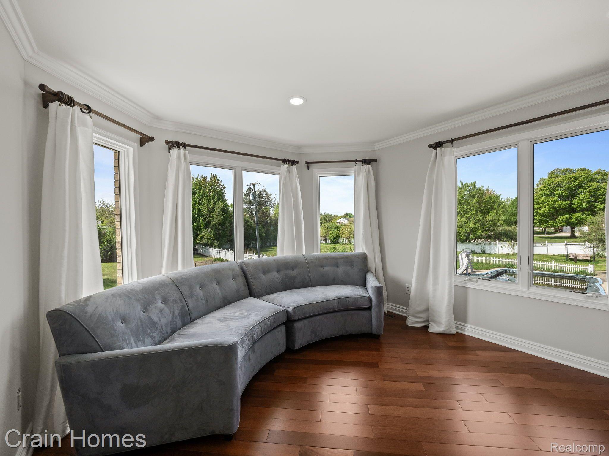 1334 LARAYNE DRIVE