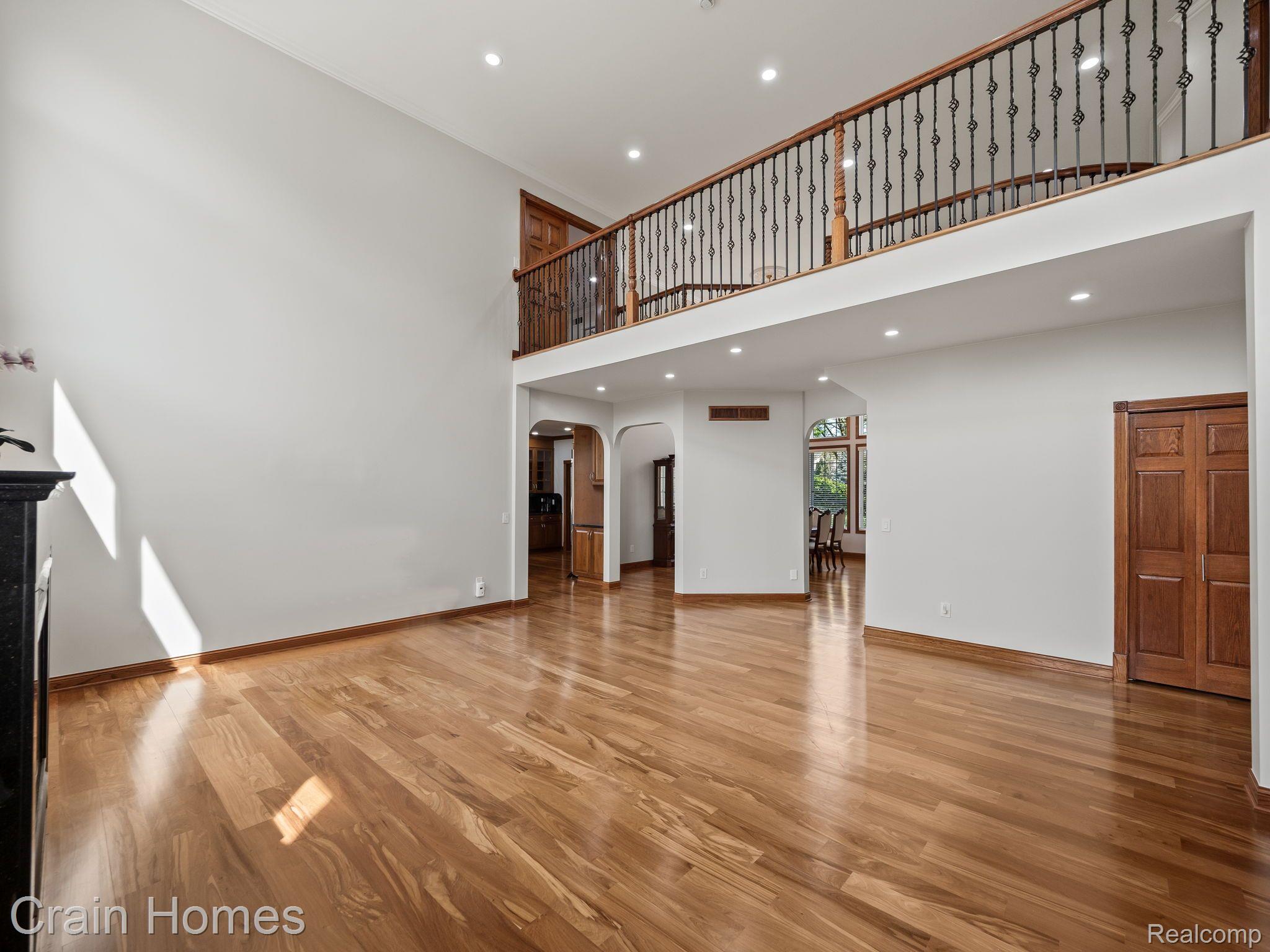 1334 LARAYNE DRIVE