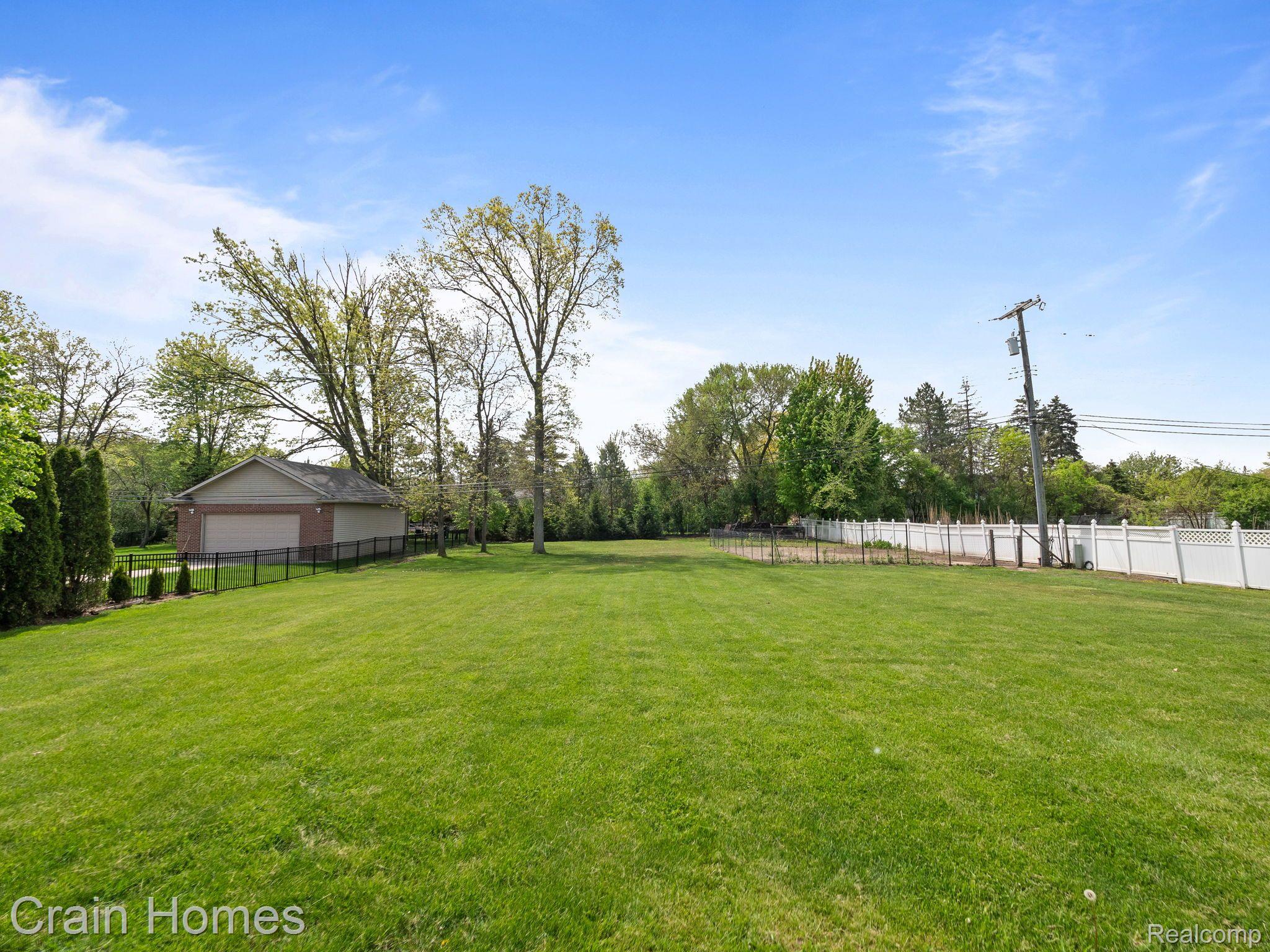 1334 LARAYNE DRIVE
