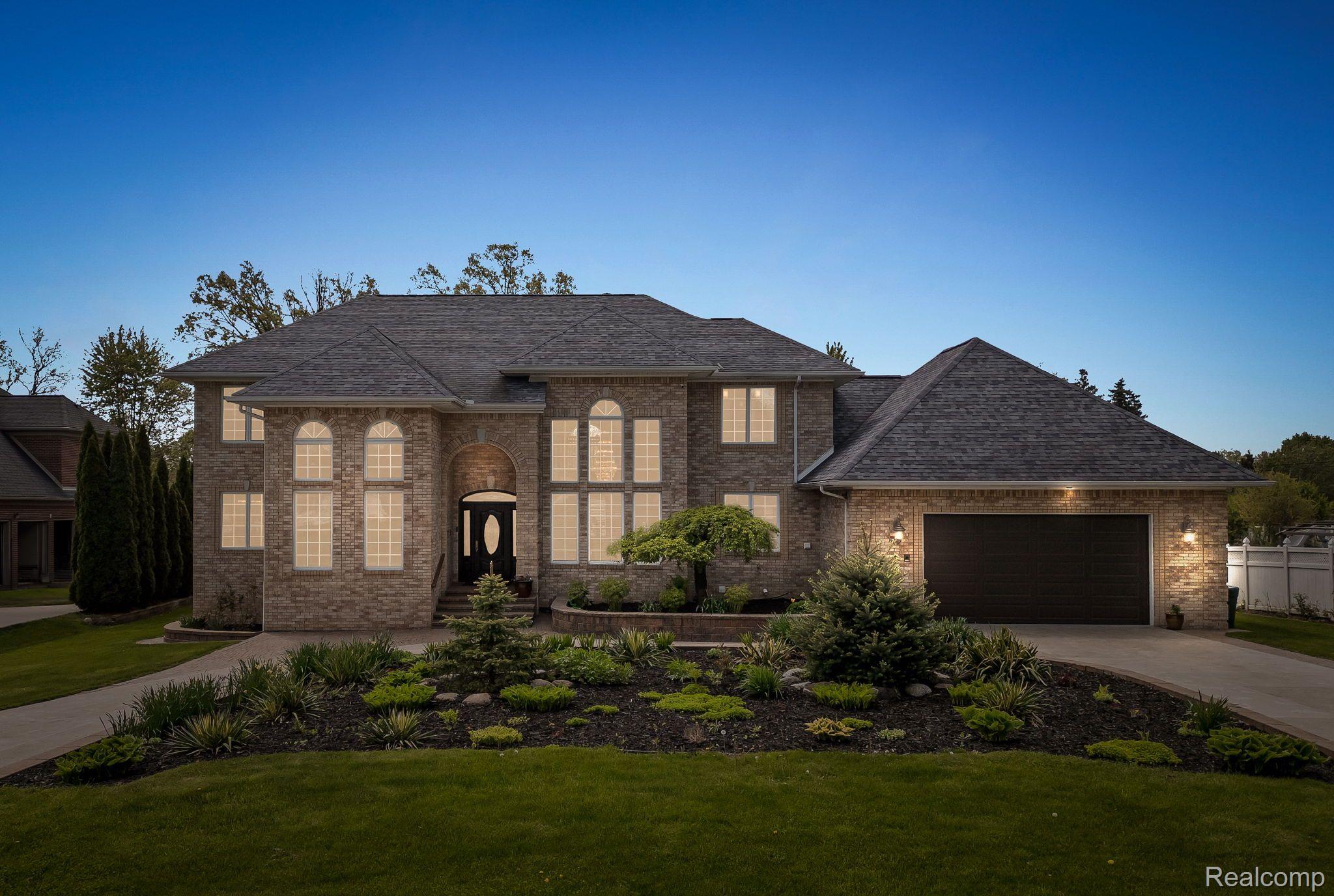 1334 LARAYNE DRIVE