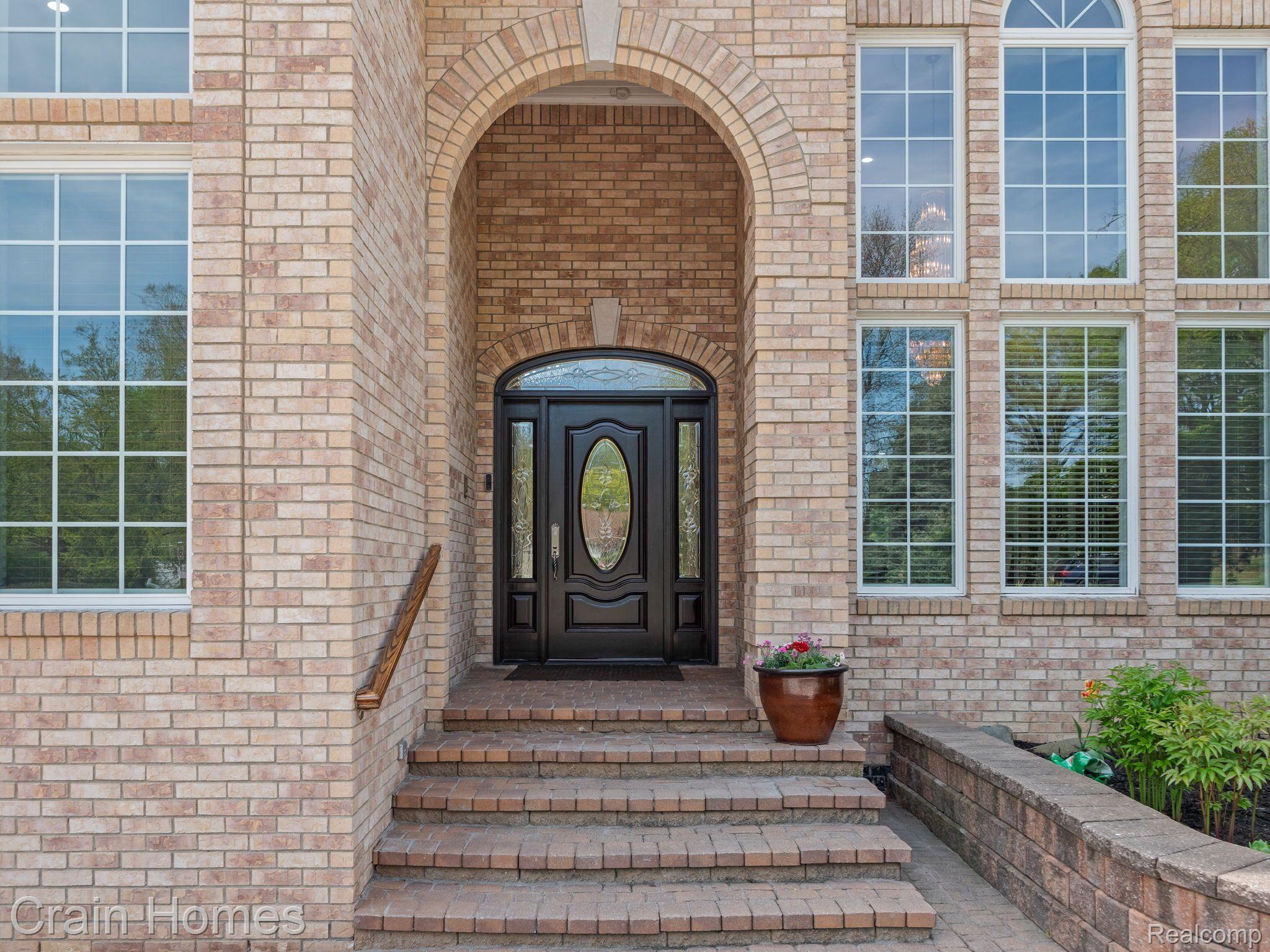 1334 LARAYNE DRIVE