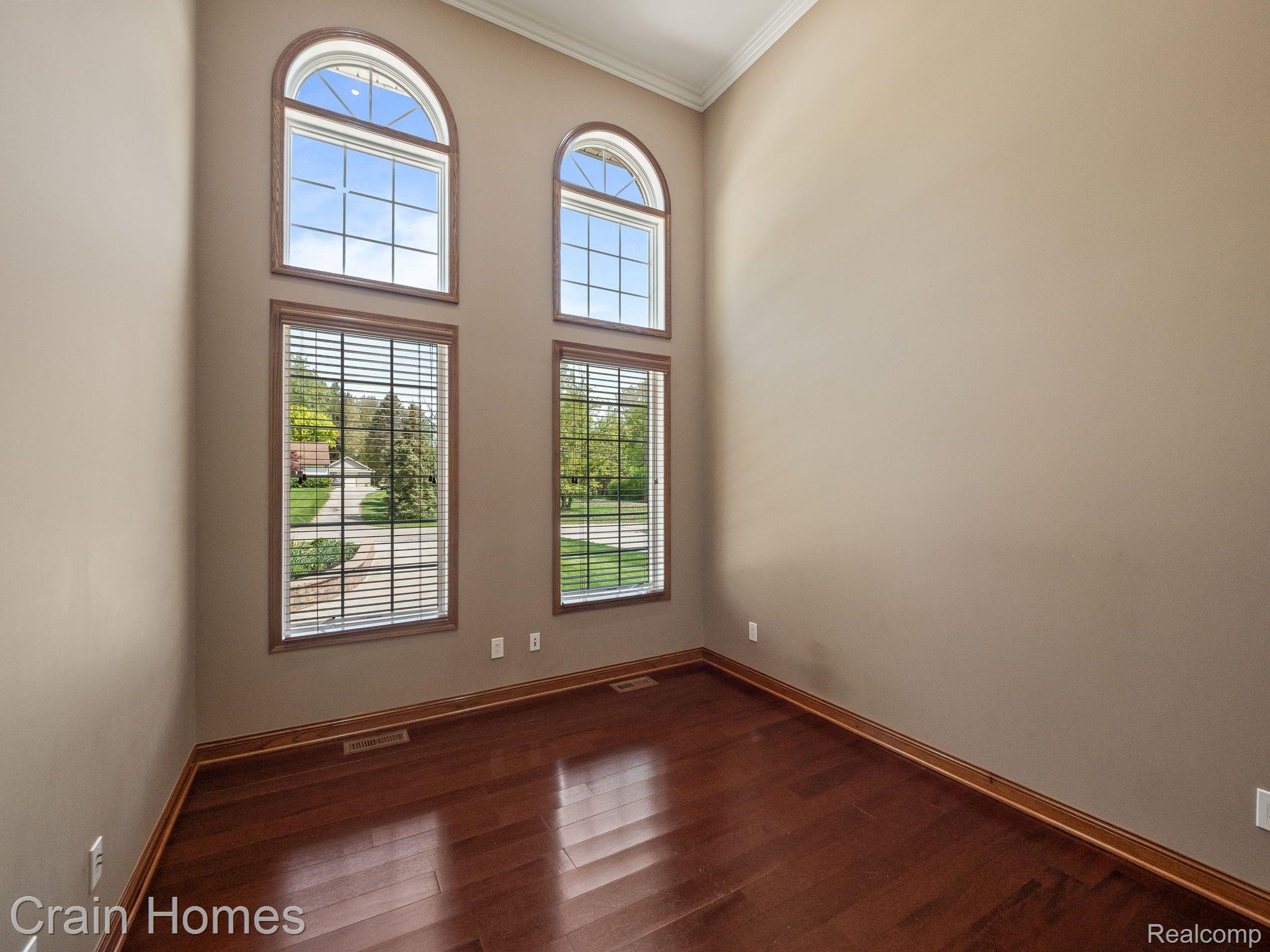1334 LARAYNE DRIVE